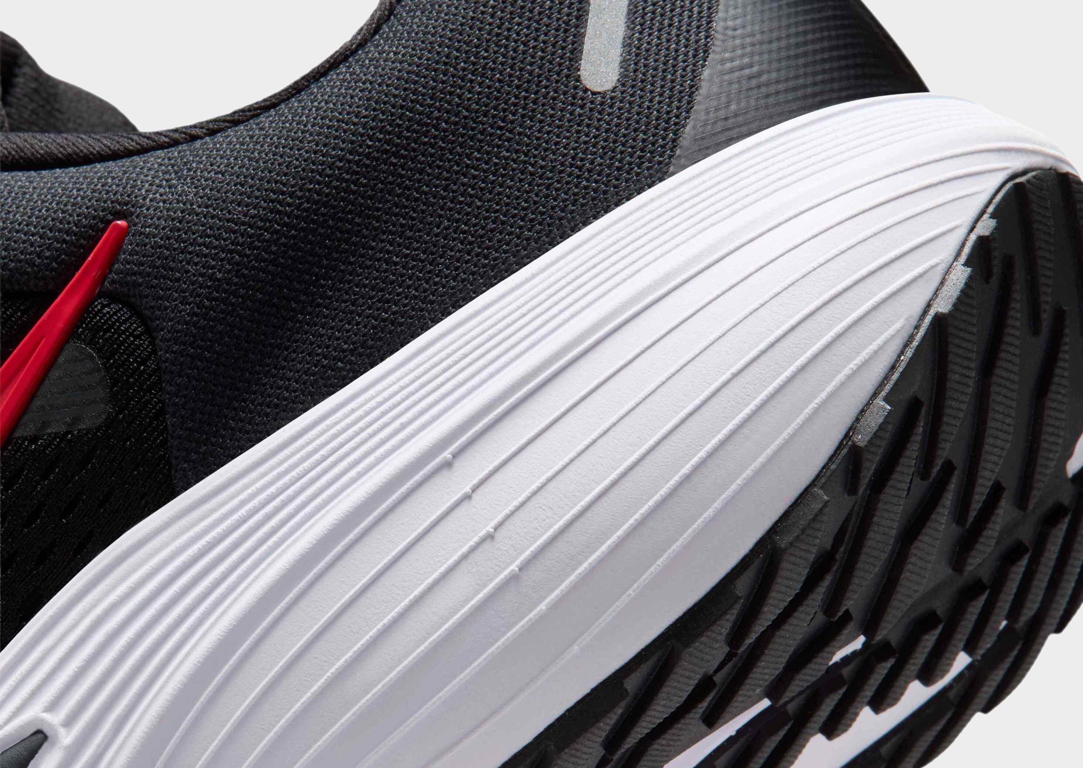 Nike Chaussure de running sur route pour homme Nike Quest 7