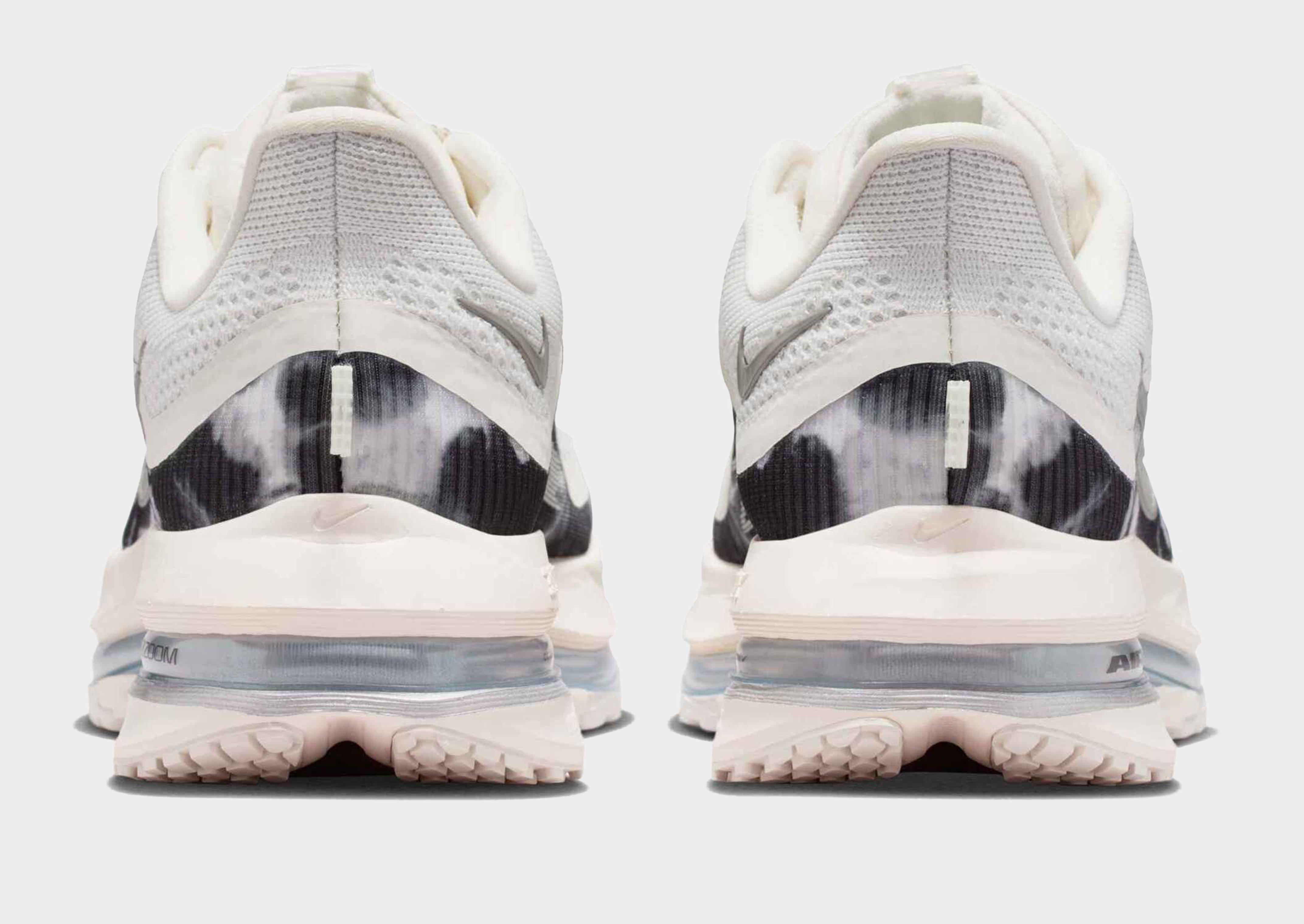 Nike WOMEN'S ROAD RUNNING