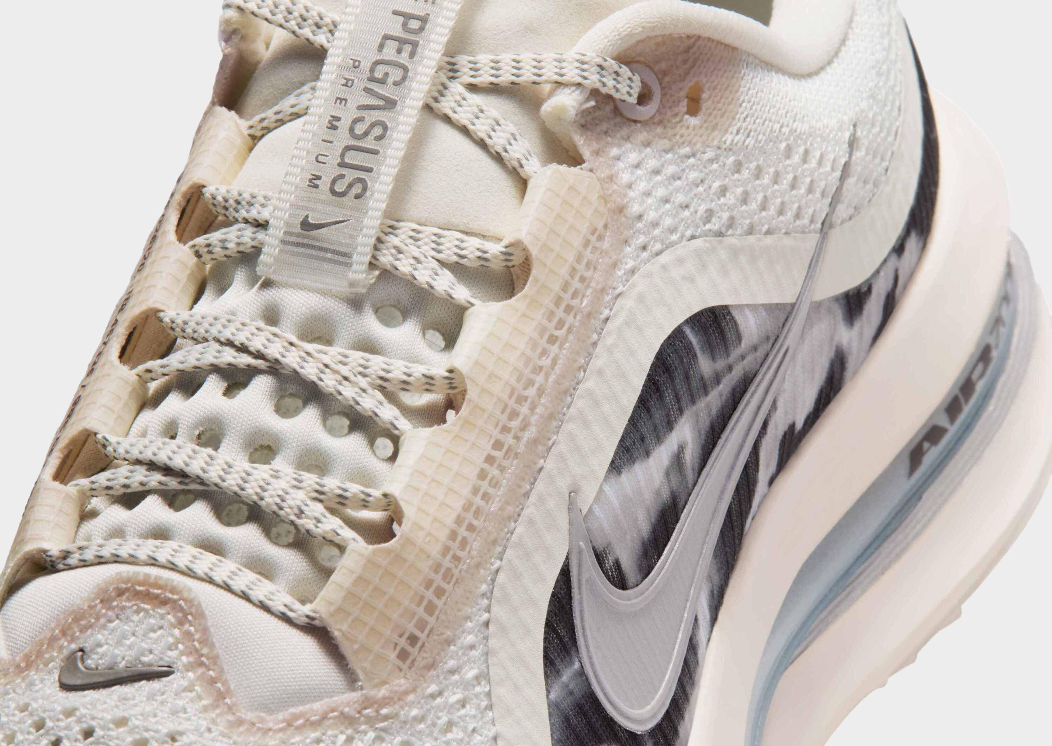 Nike WOMEN'S ROAD RUNNING