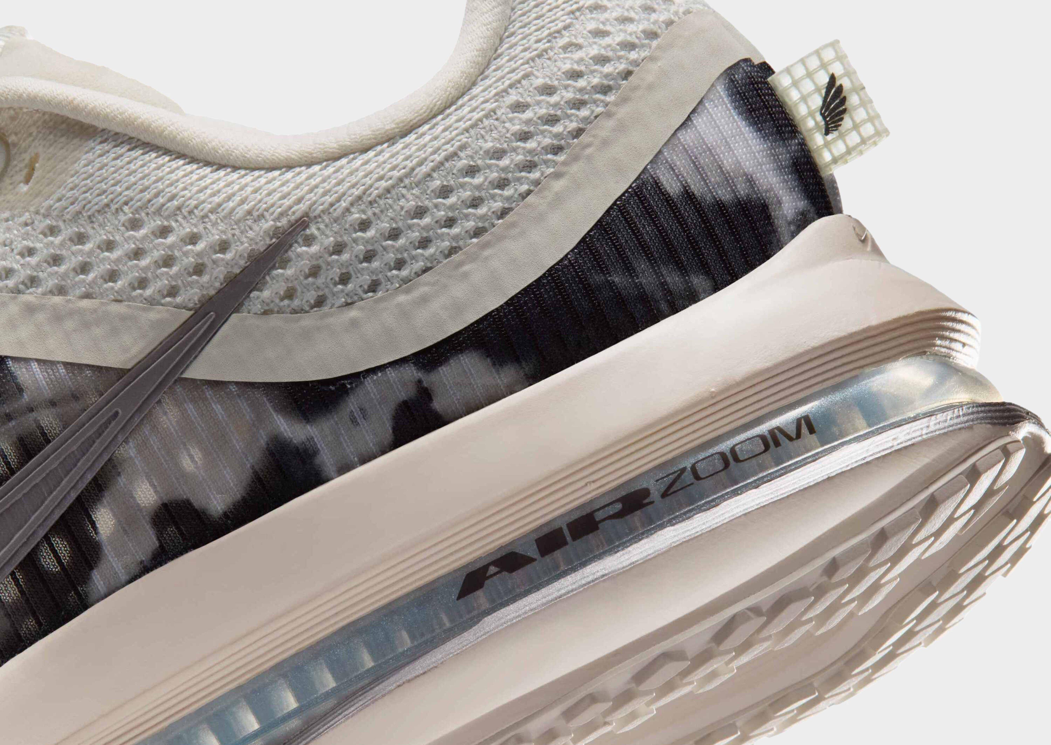 Nike WOMEN'S ROAD RUNNING