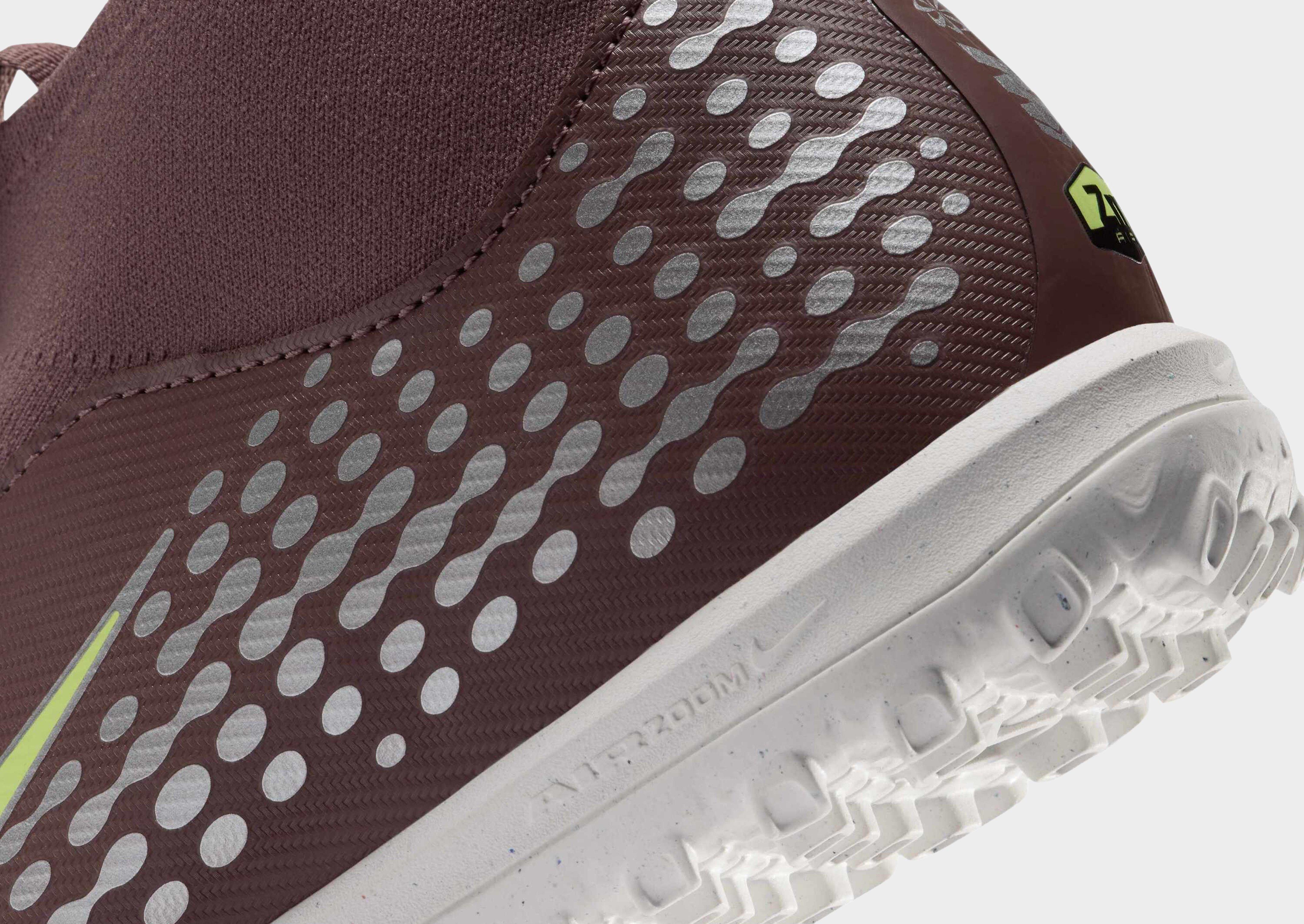 Nike OLDER KIDS' TURF