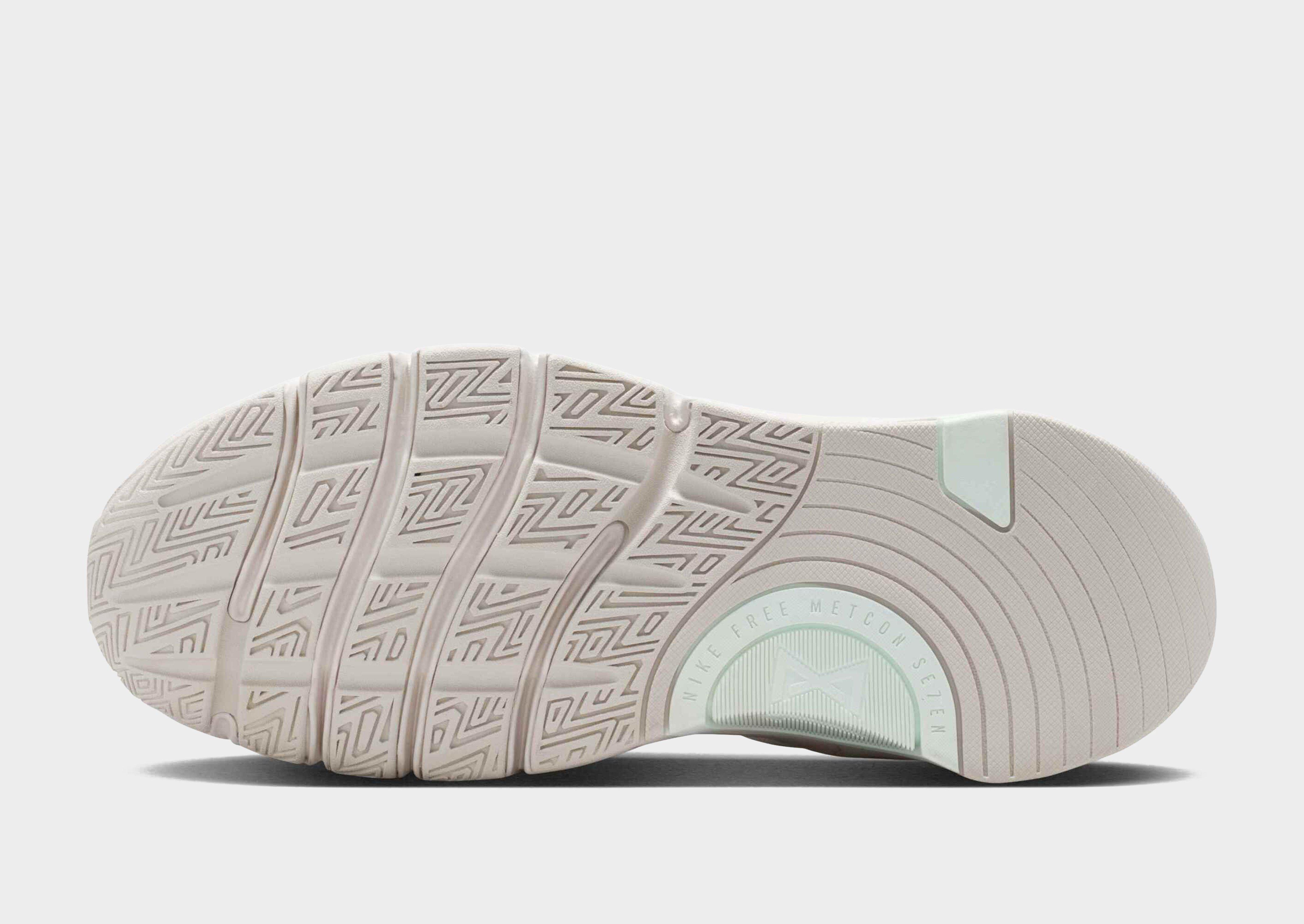 Nike WOMEN'S TRAINING SHOES