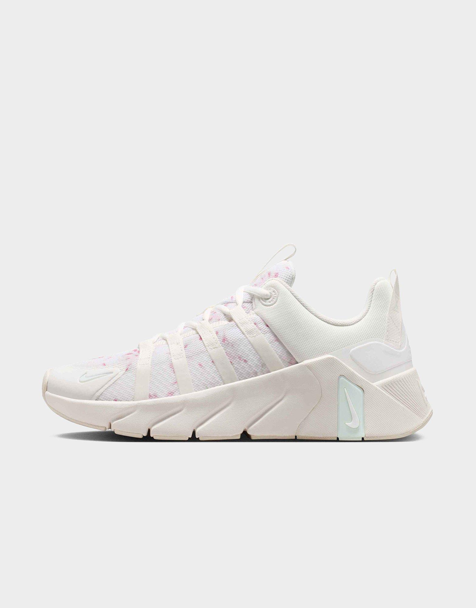 Nike WOMEN'S TRAINING SHOES