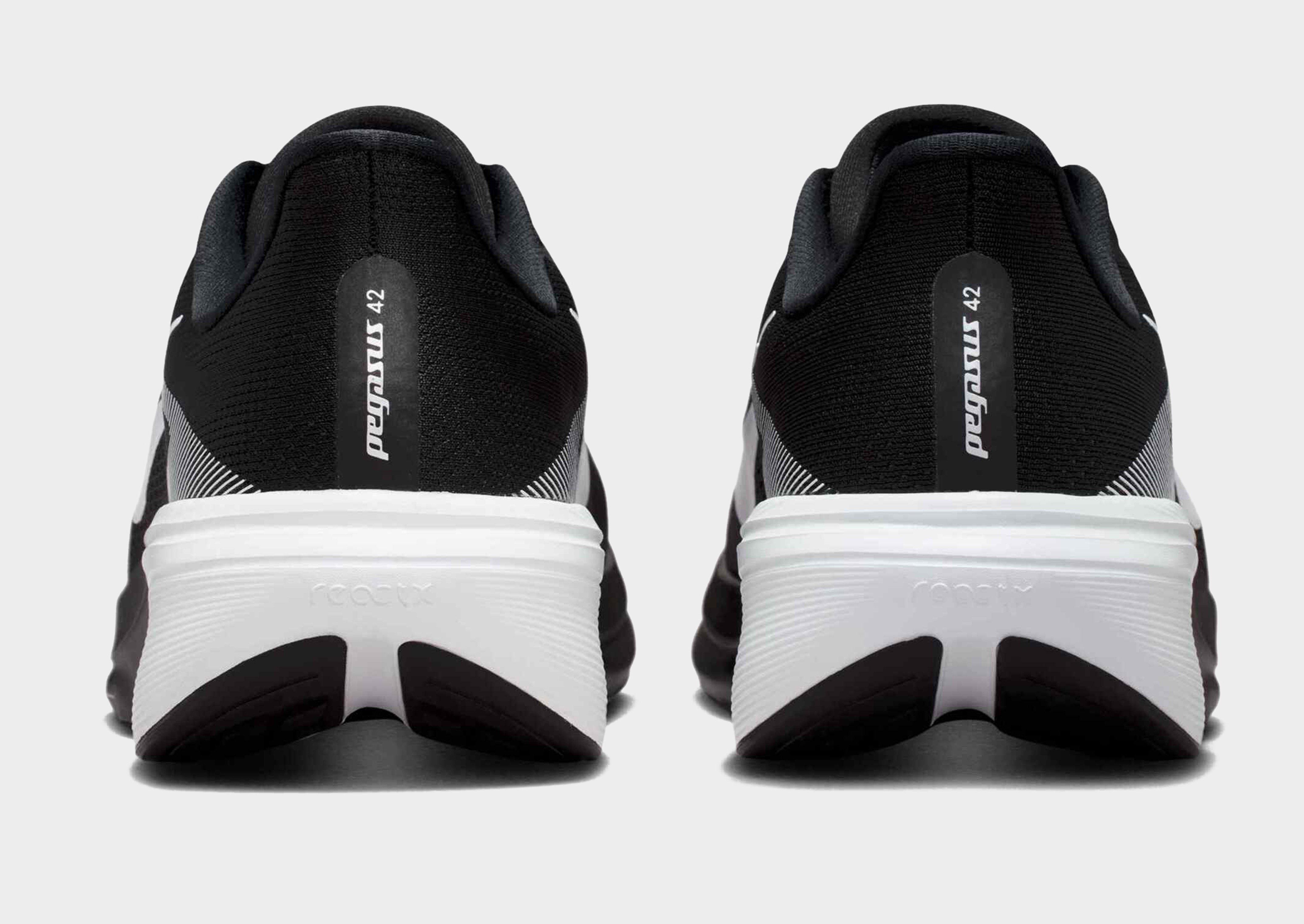 Nike Chaussure de running sur route pour homme (large) Pegasus 42