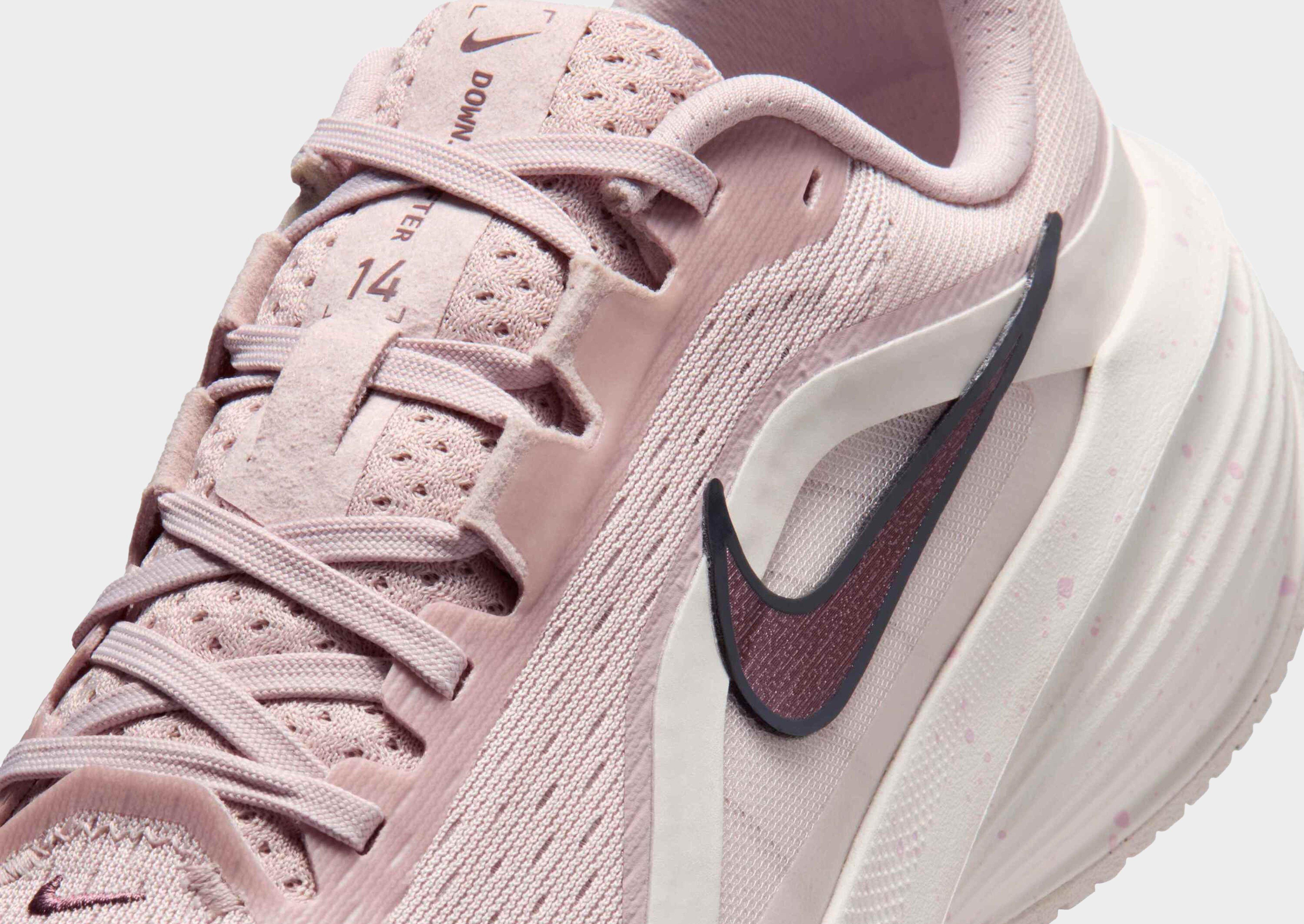 Nike WOMEN'S ROAD RUNNING