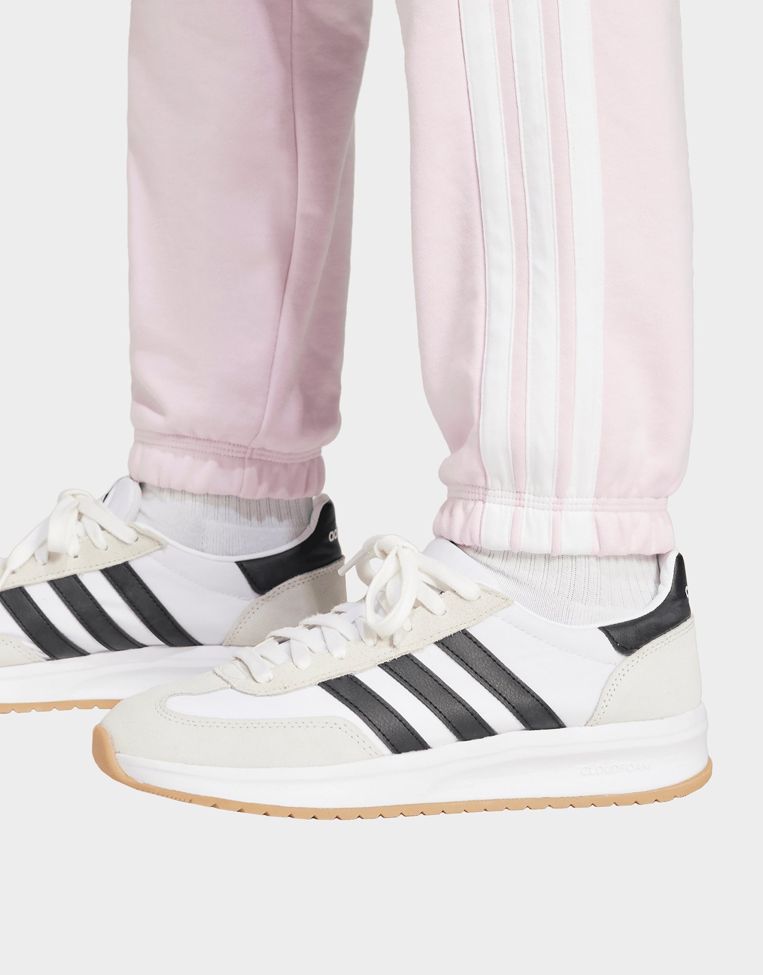 adidas Women's Essentials 3-Stripes French Terry Cuffed Pant Clear Pink/White — foto 4