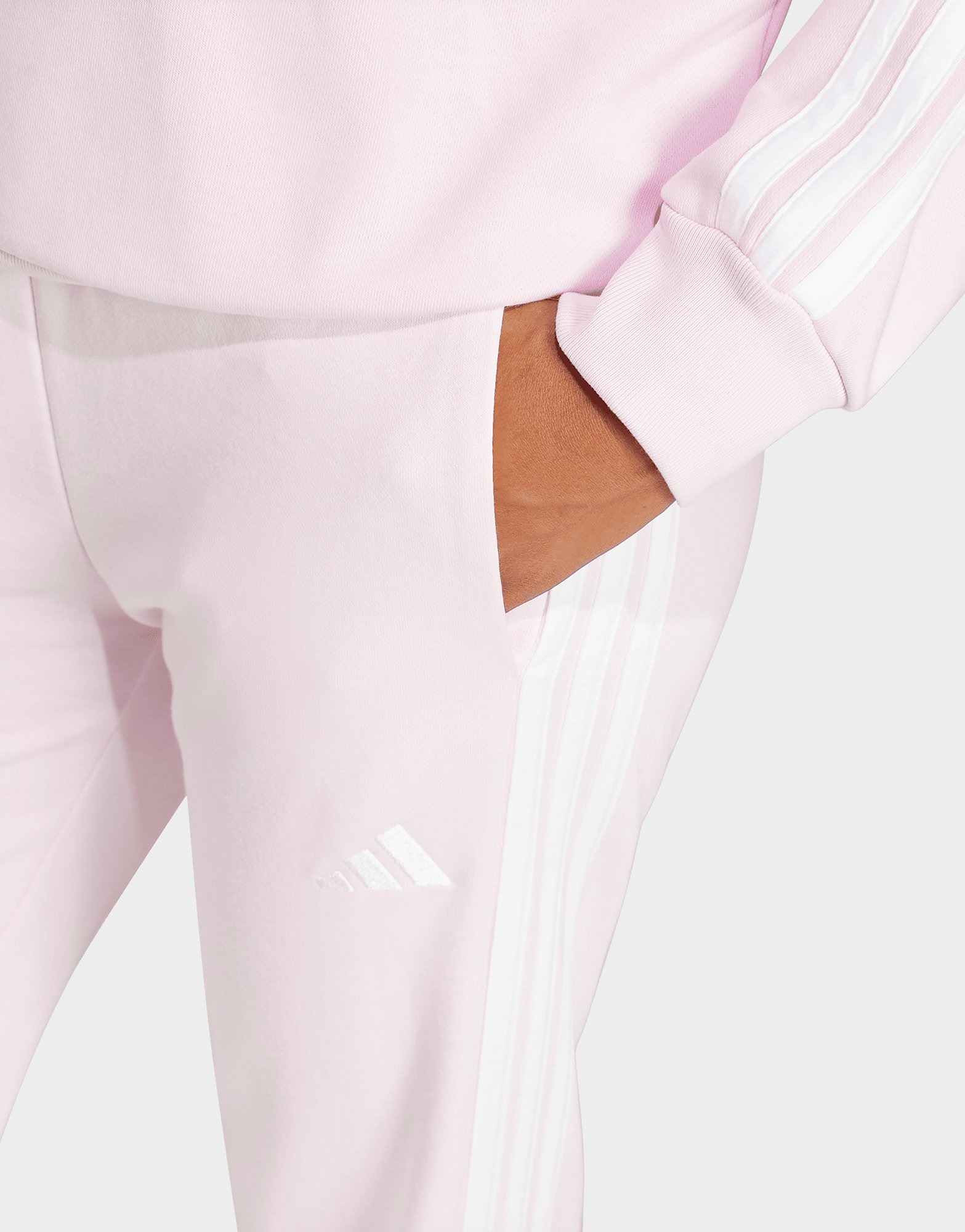 adidas Women's Essentials 3-Stripes French Terry Cuffed Pant Clear Pink/White — foto 5