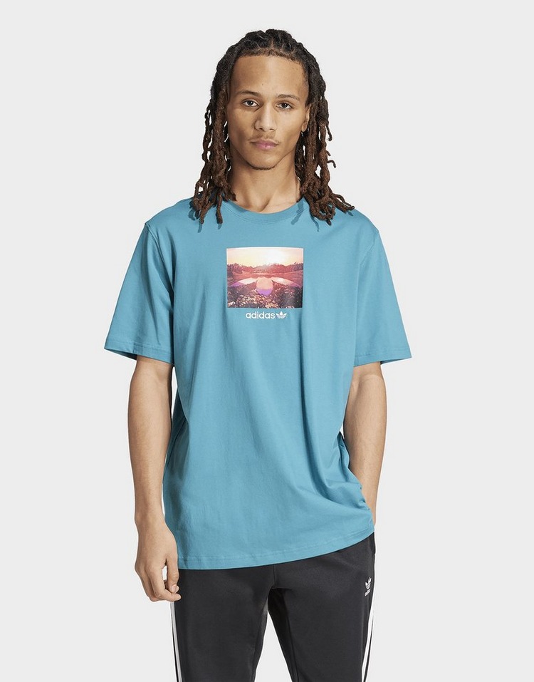 adidas T-shirt graphique coucher de soleil