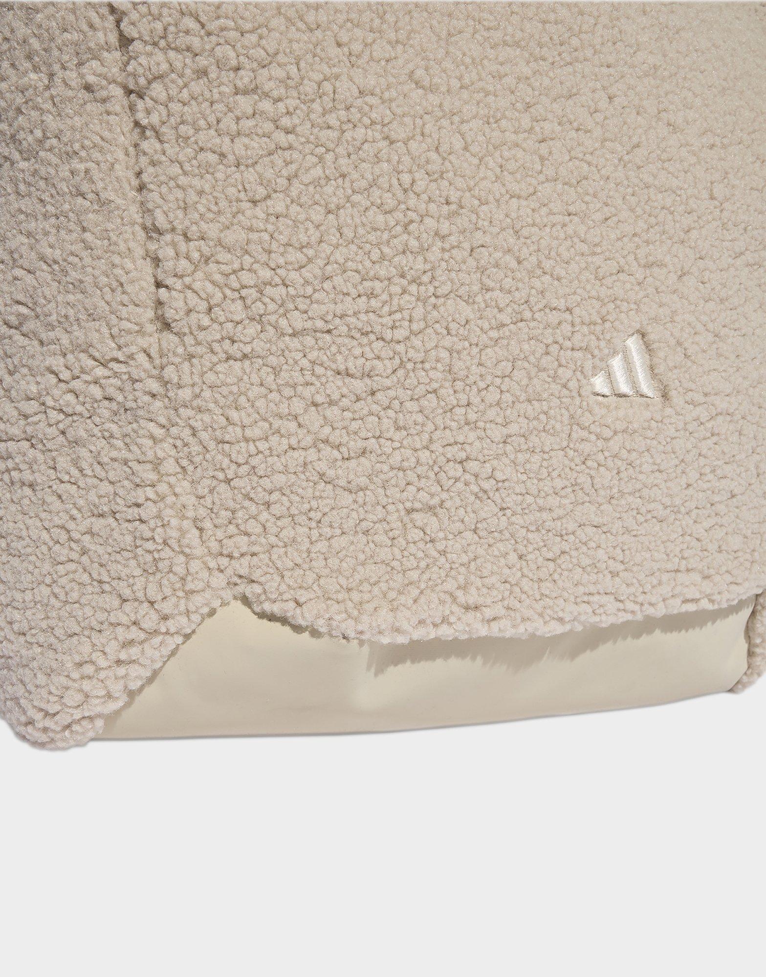 adidas Sac fourre-tout hivernal au design classique