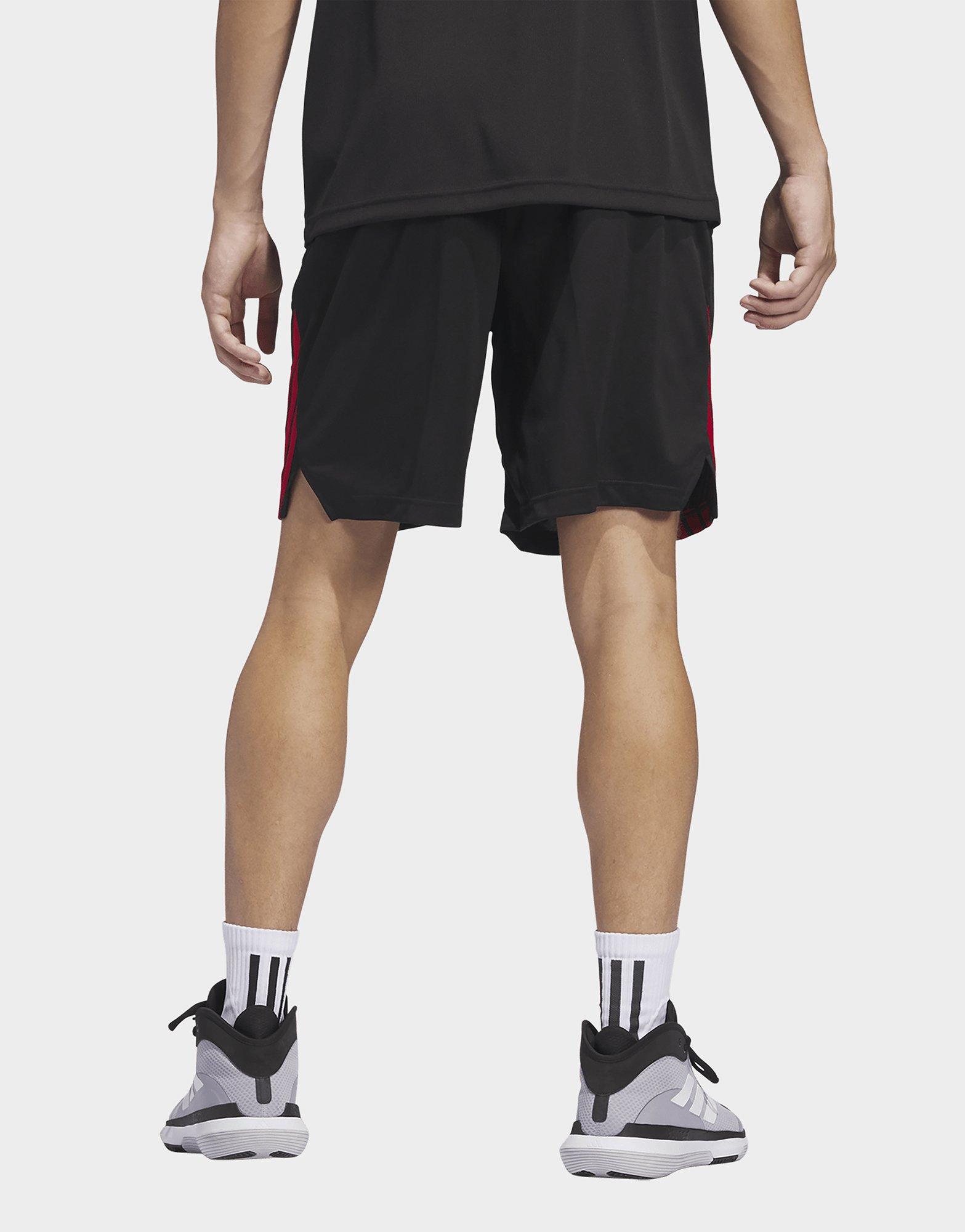 adidas Legends 3-Streifen Basketball Shorts