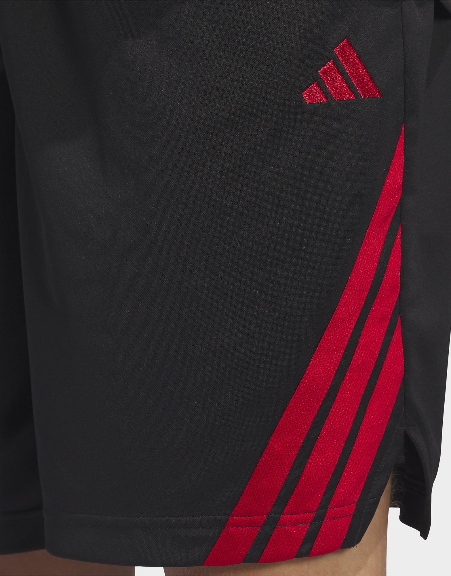 adidas Legends 3-Streifen Basketball Shorts