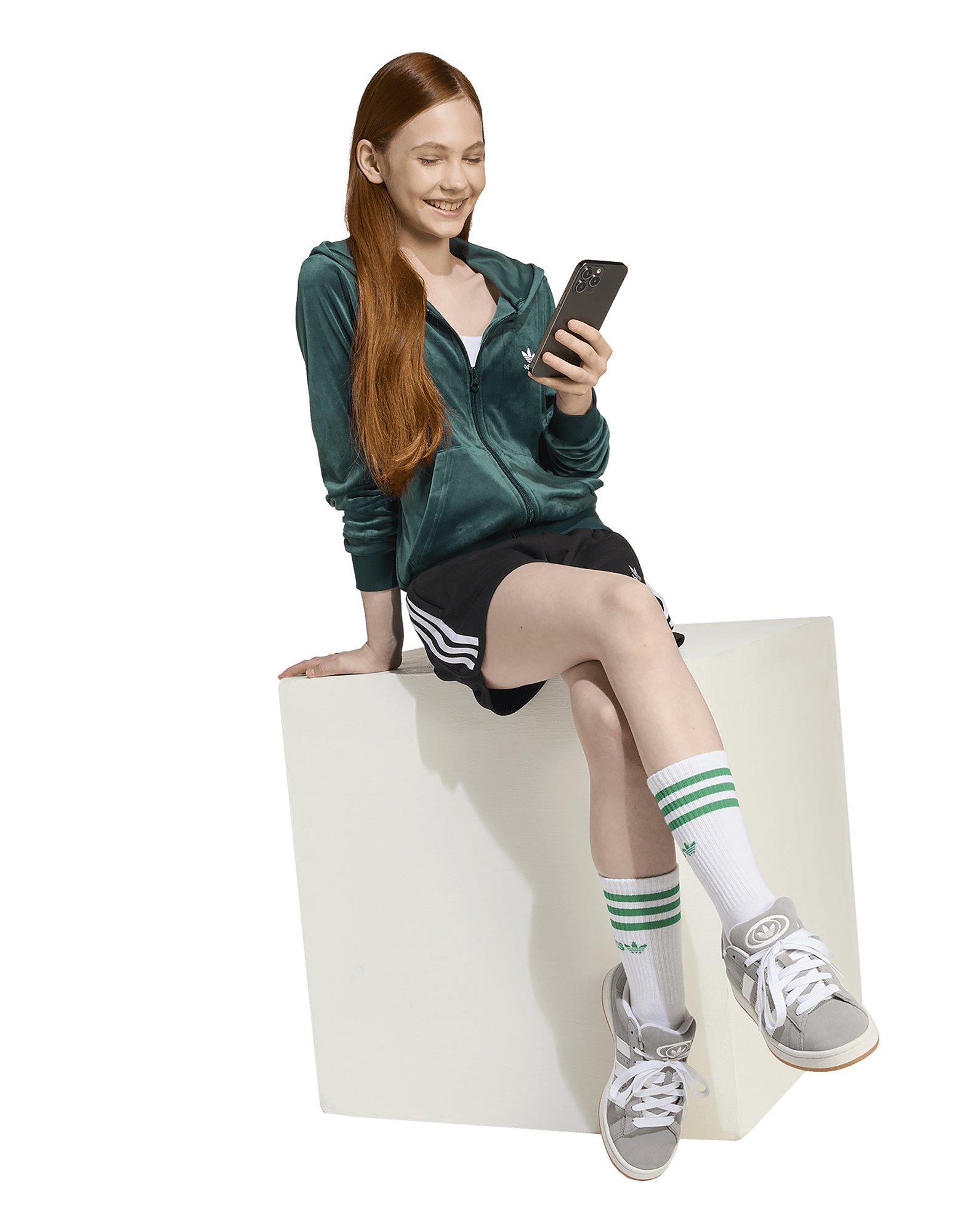 adidas Kapuzenjacke aus Velours mit Reißverschluss