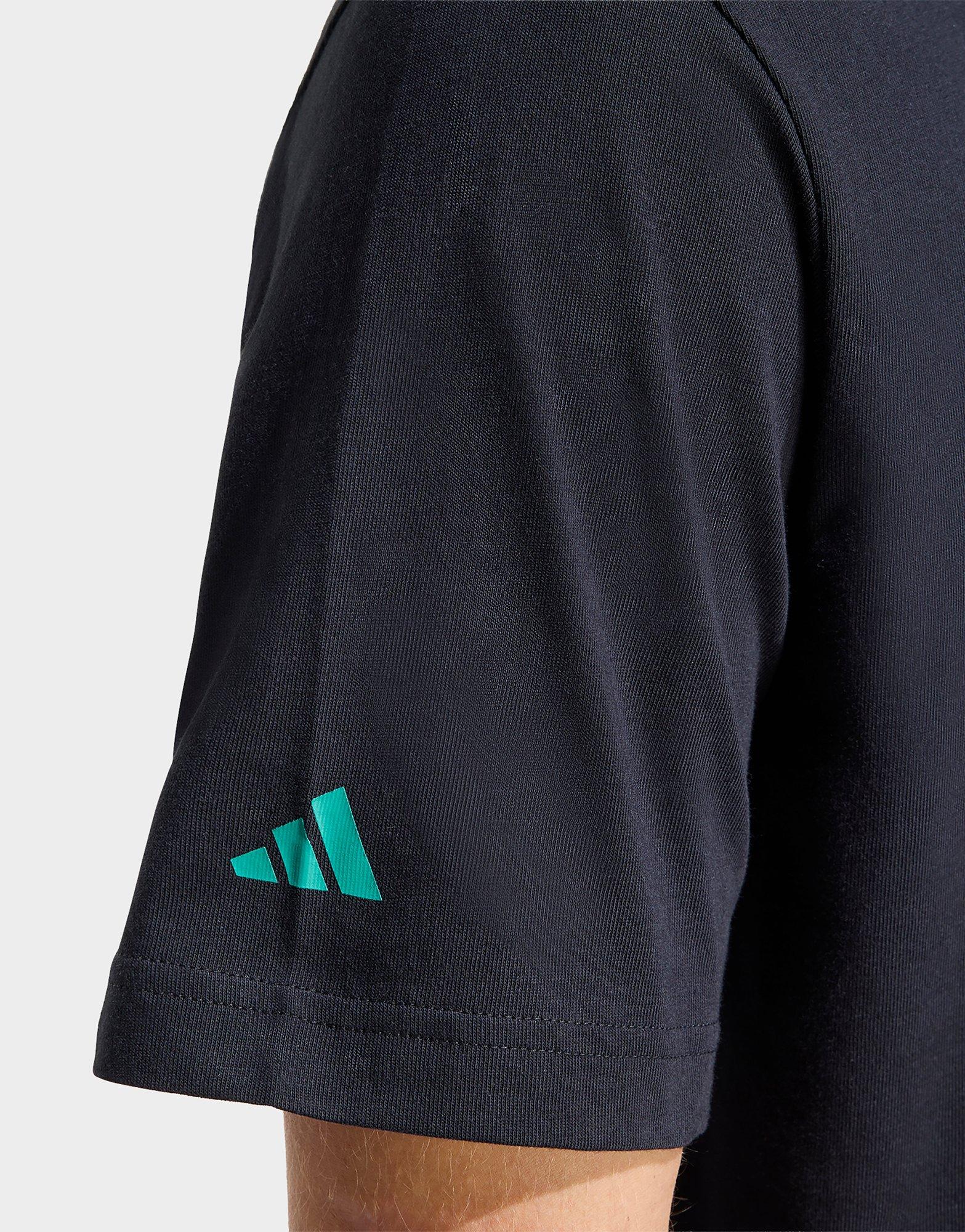 adidas Liverpool FC Seasonal Graphic T-Shirt