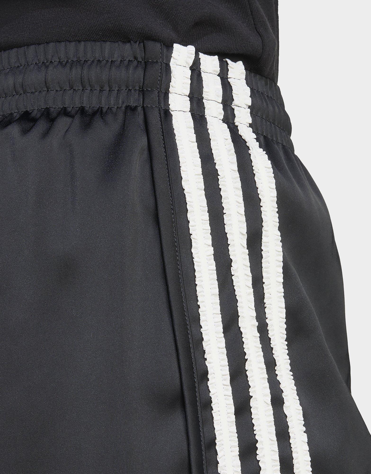 adidas adidas Originals Satin-Shorts, Rüschendetails, 3-Streifen