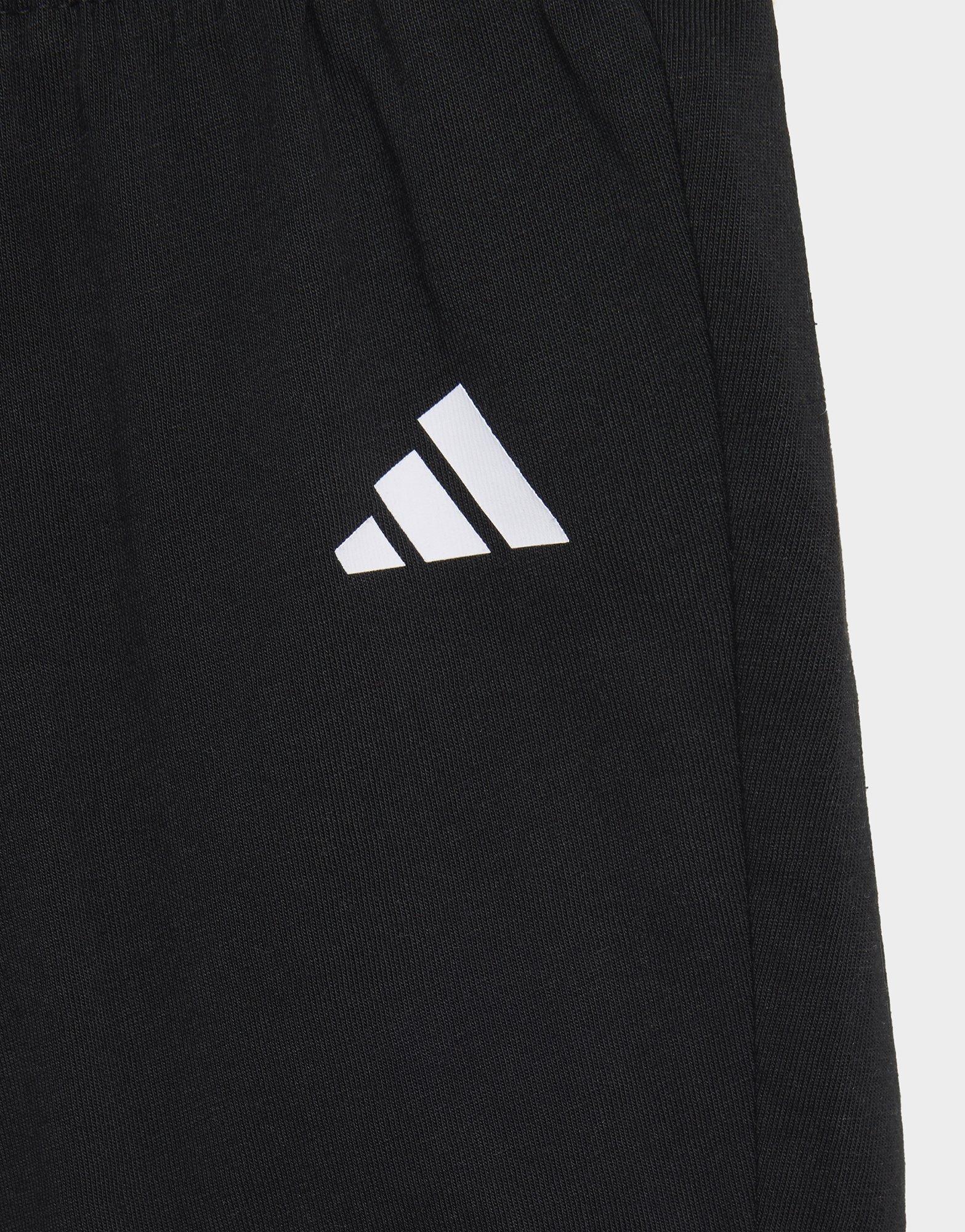 adidas MERCEDES - AMG PETRONAS FORMULA 1 TEAM DNA JOGGINGSET MET KORTE MOUWEN BABY