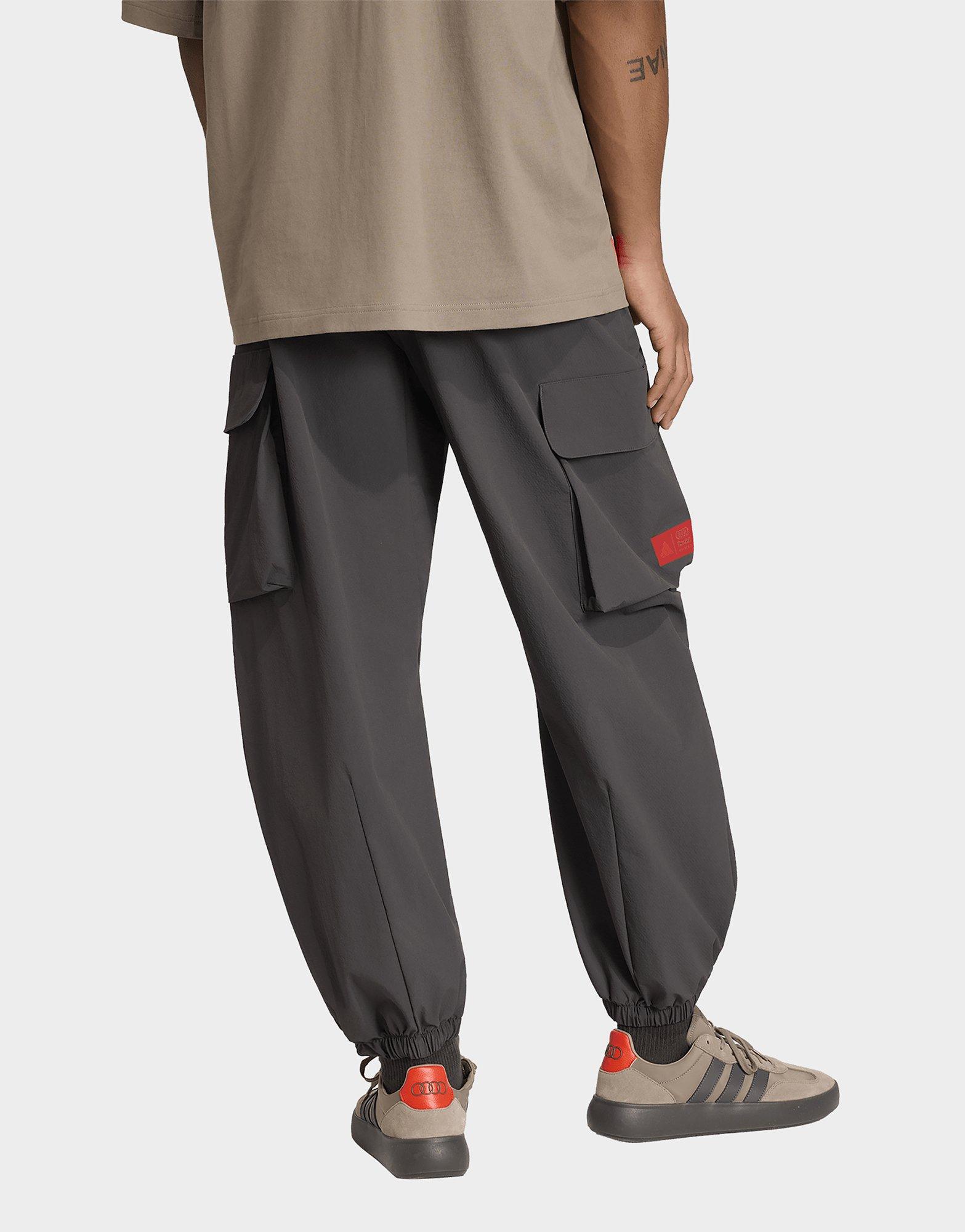 adidas PANTALÓN REFINADO DE TEJIDO TÉCNICO AUDI REVOLUT F1 TEAM