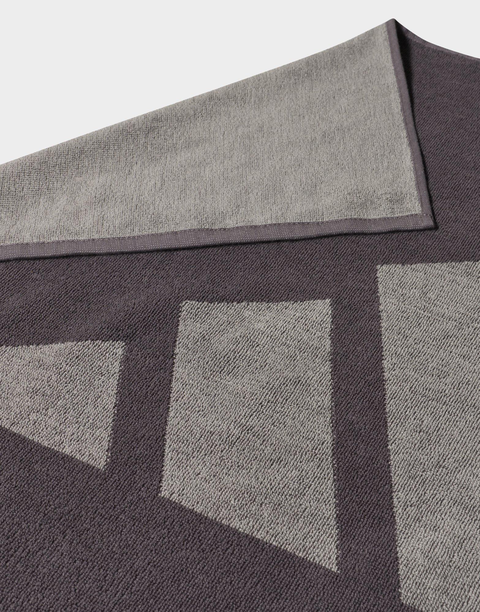 adidas AUDI REVOLUT F1 TEAM TOWEL