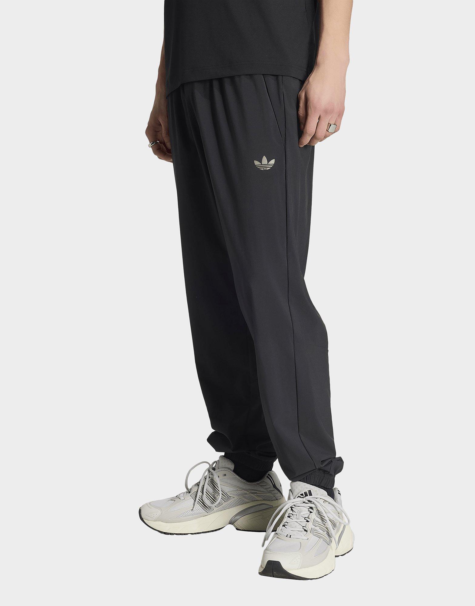 adidas TECH TREFOIL ESSENTIALS TRACK PANT