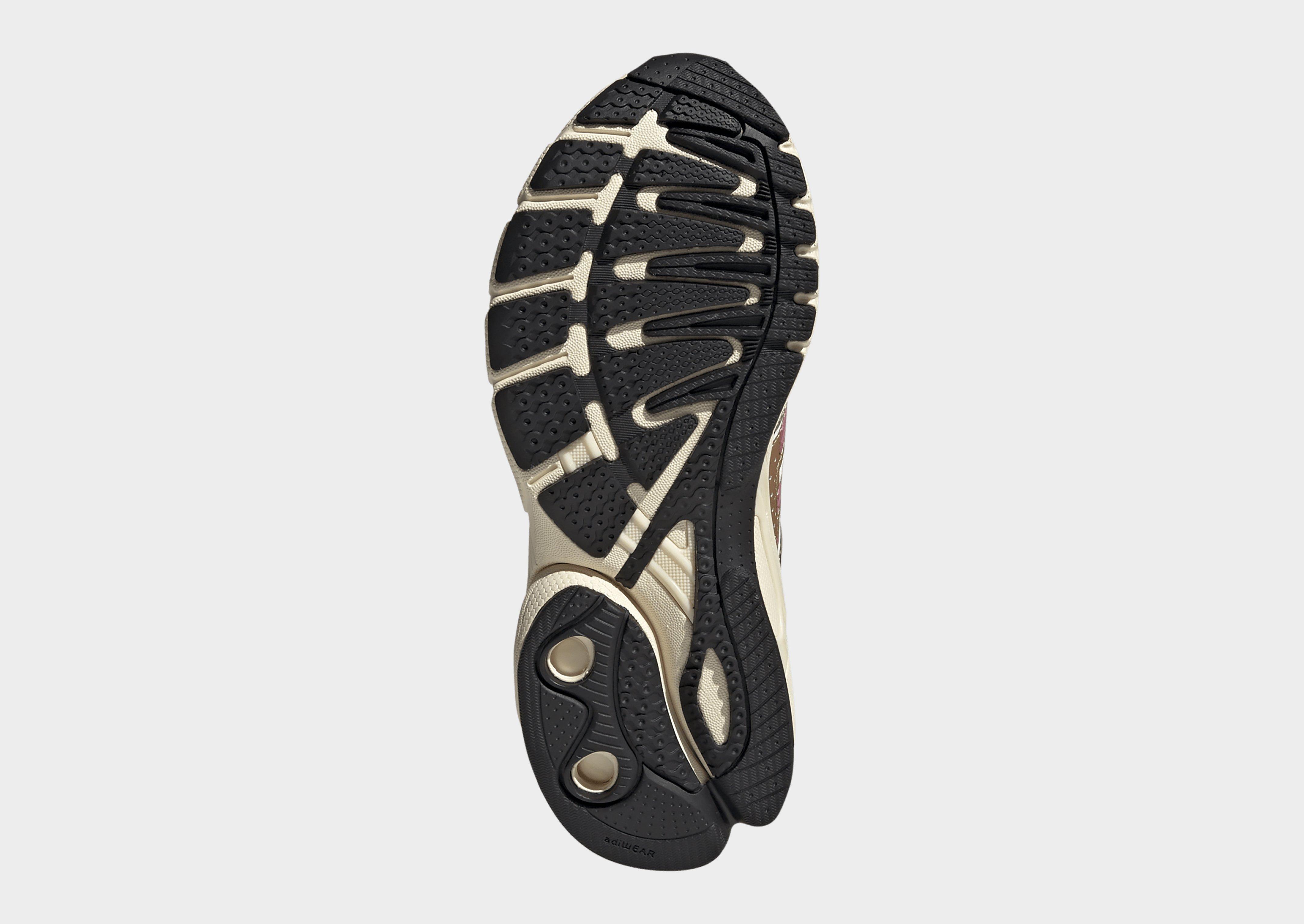 adidas Liberty Adistar Control 5 Schuh