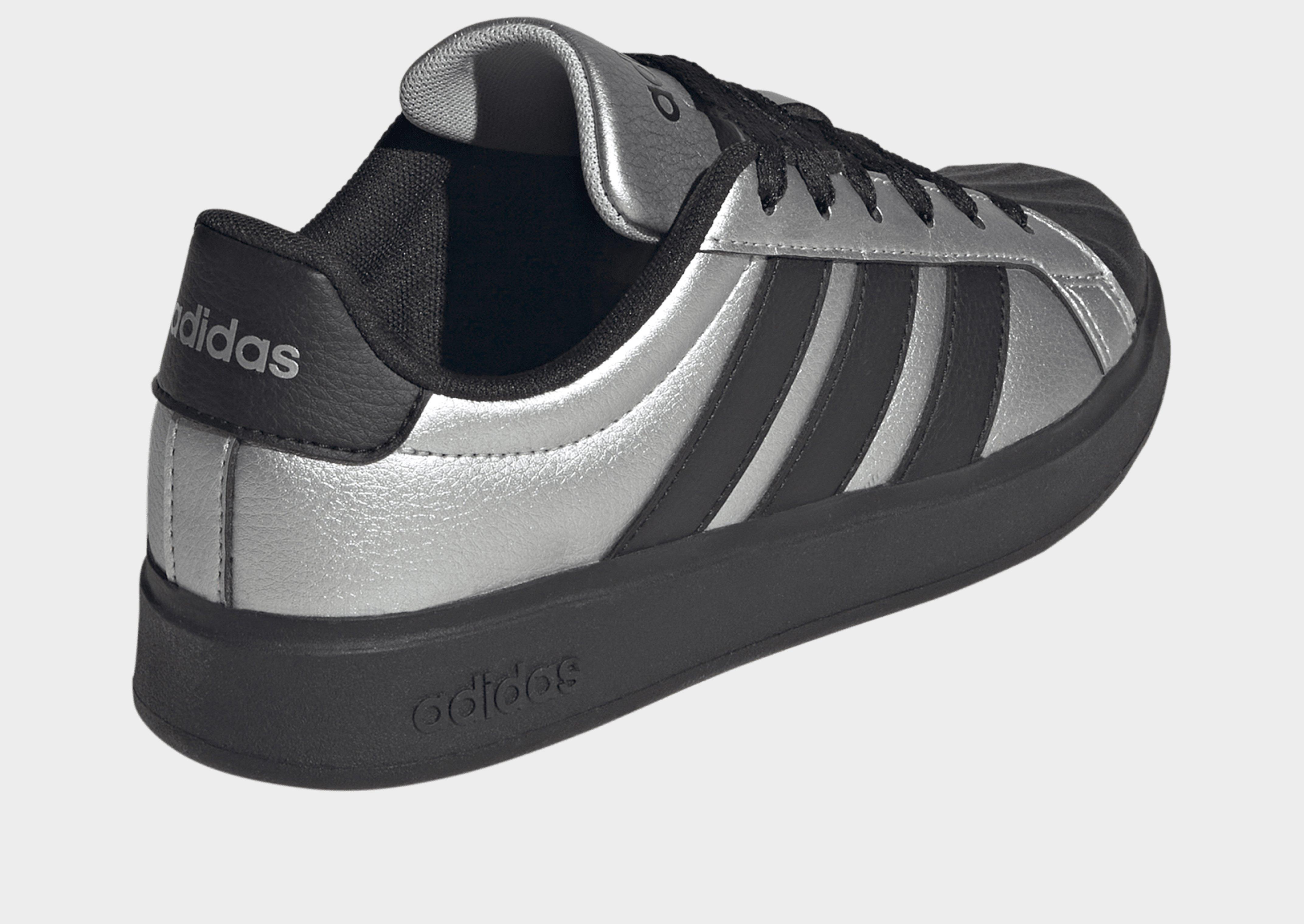 adidas Streettalk