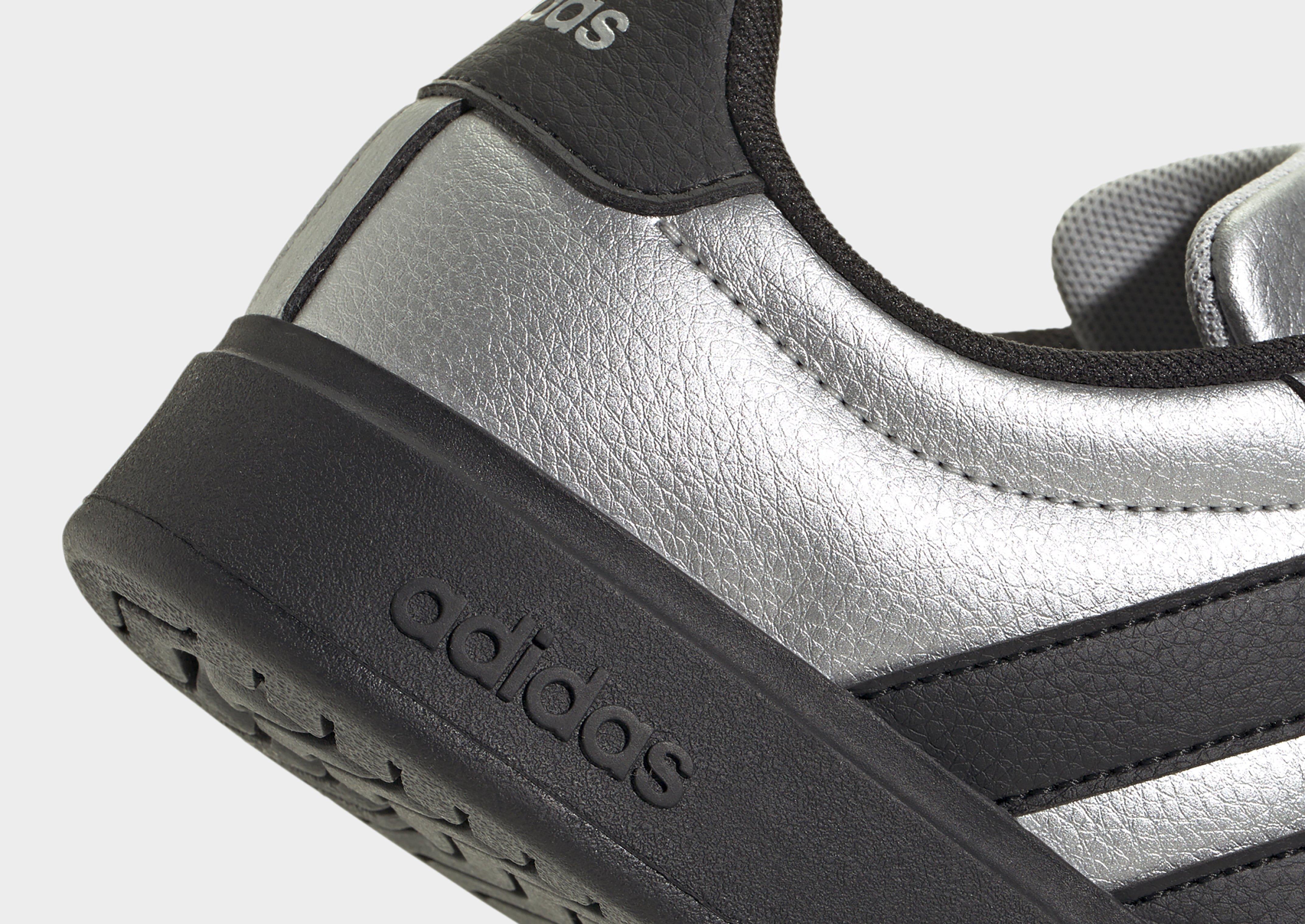 adidas Streettalk