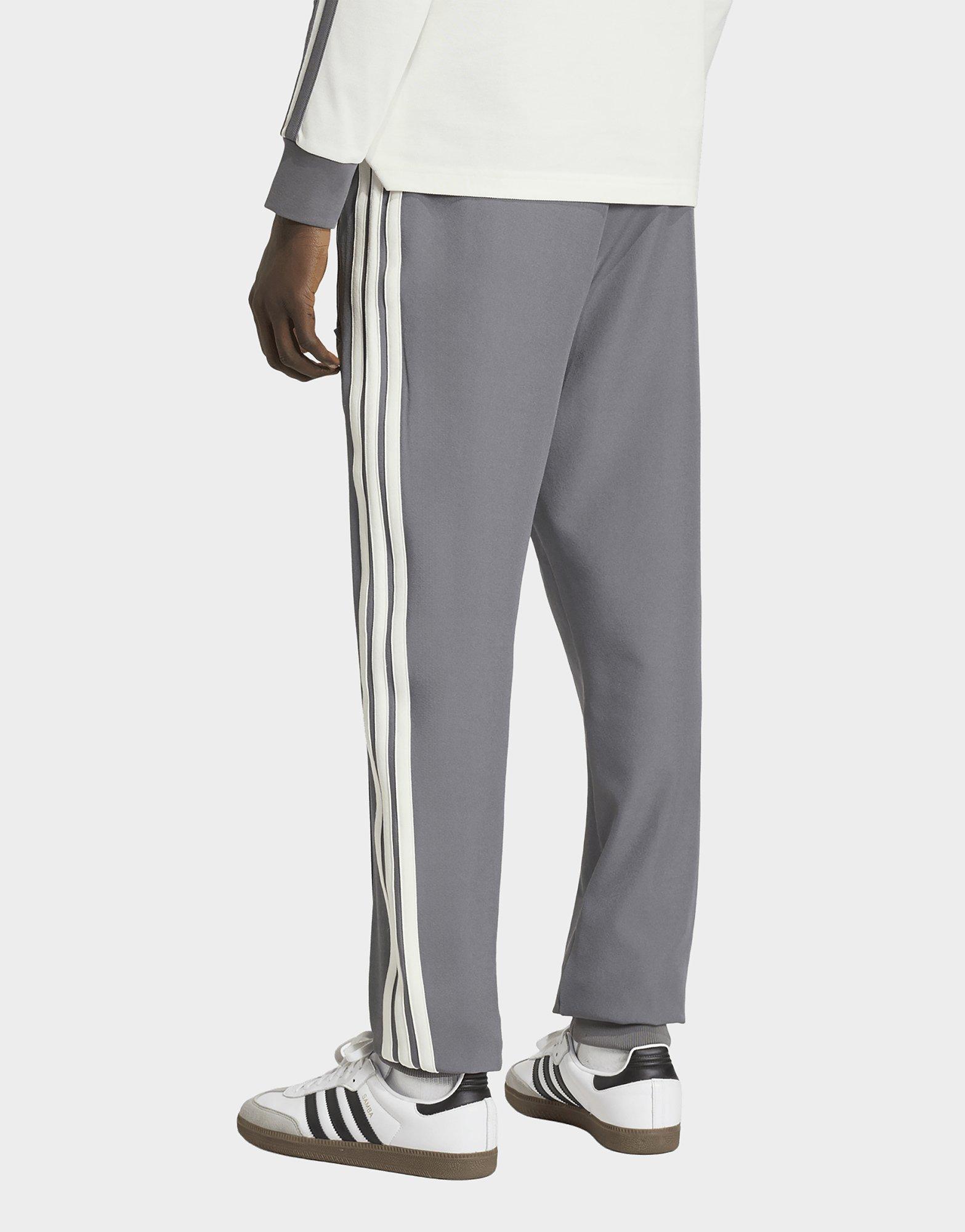 adidas MERCEDES-AMG PETRONAS FORMULA 1 TEAM SILVER ARROWS ICON TRAININGSHOSE HERREN