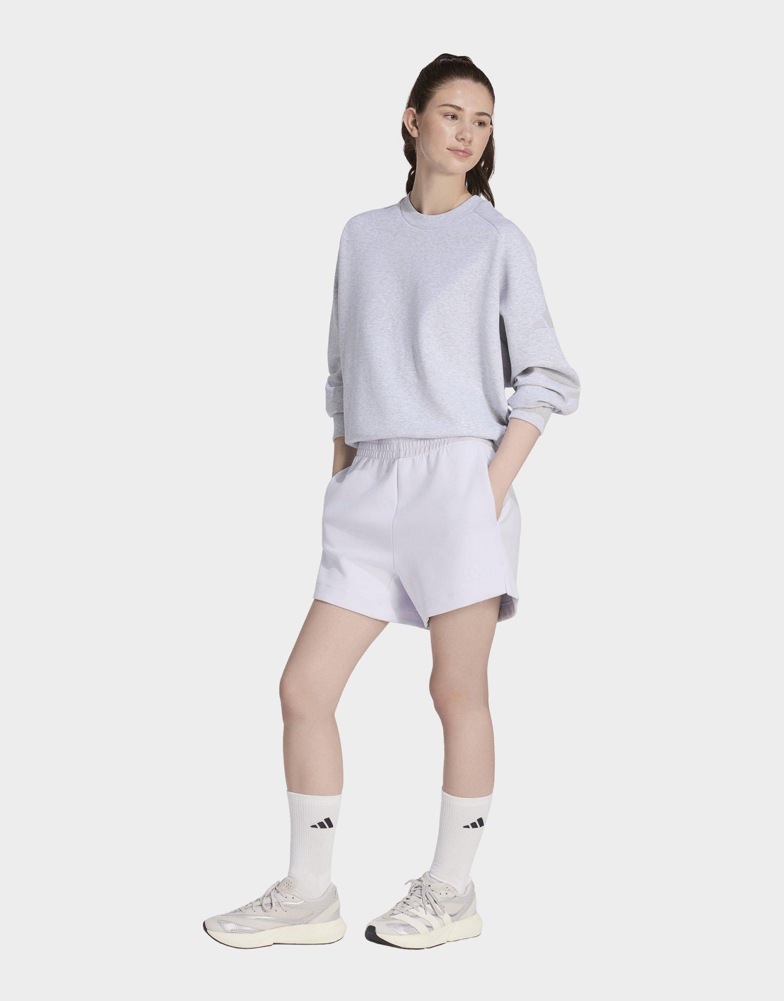 adidas Soft Lux Shorts, Locker Geschnitten