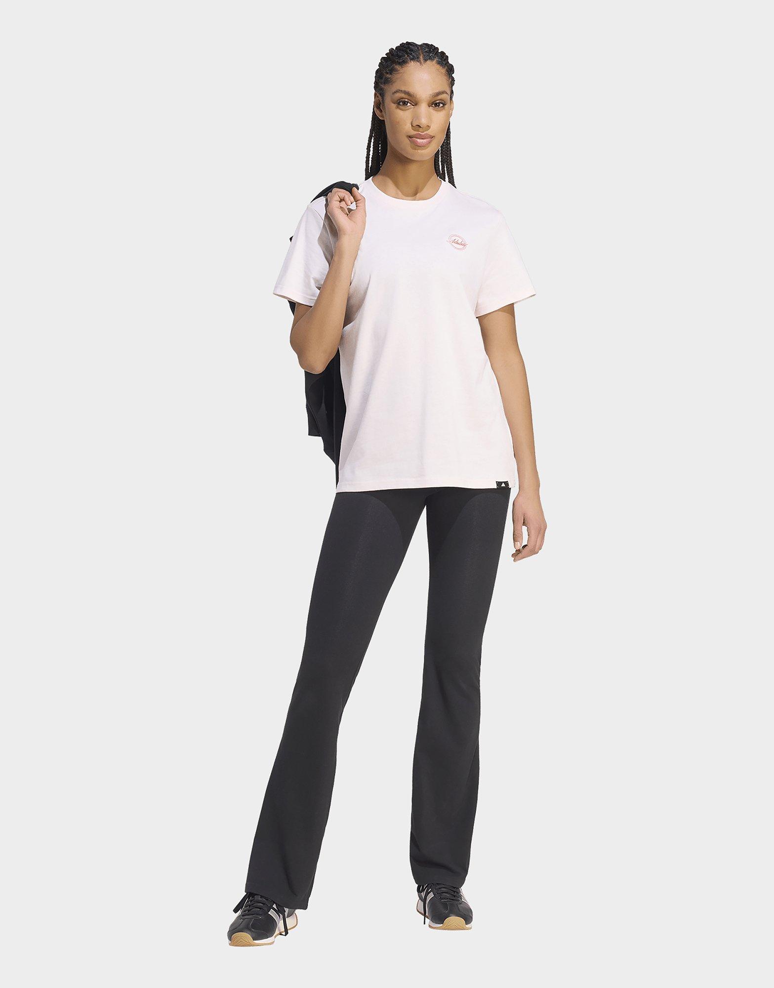 adidas Travel Grafik T-shirt; Locker Geschnitten