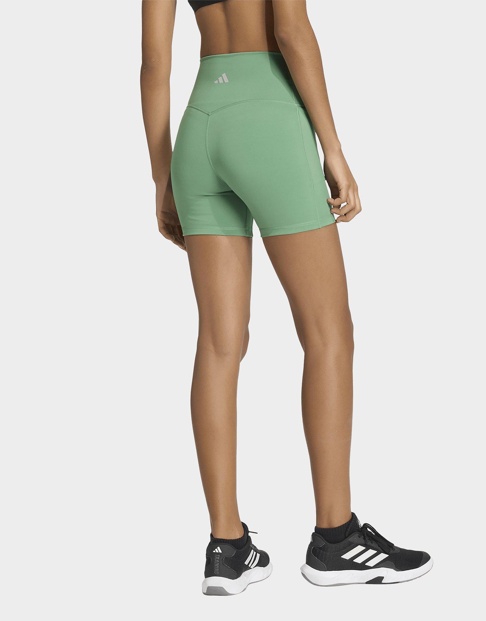 adidas 3-Streifen Studio All Me Booty Leggings, kurz