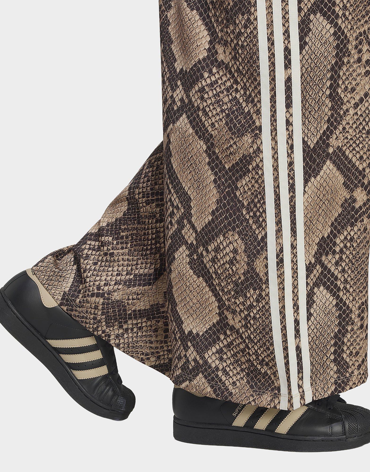 adidas Satin Trainingsbroek Met Wijde Pijpen En Slangenprint