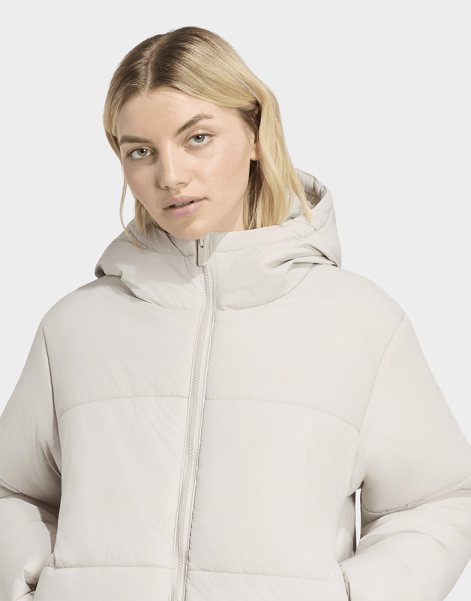 adidas Essentials Highloft Puffer Jacke, Isoliert