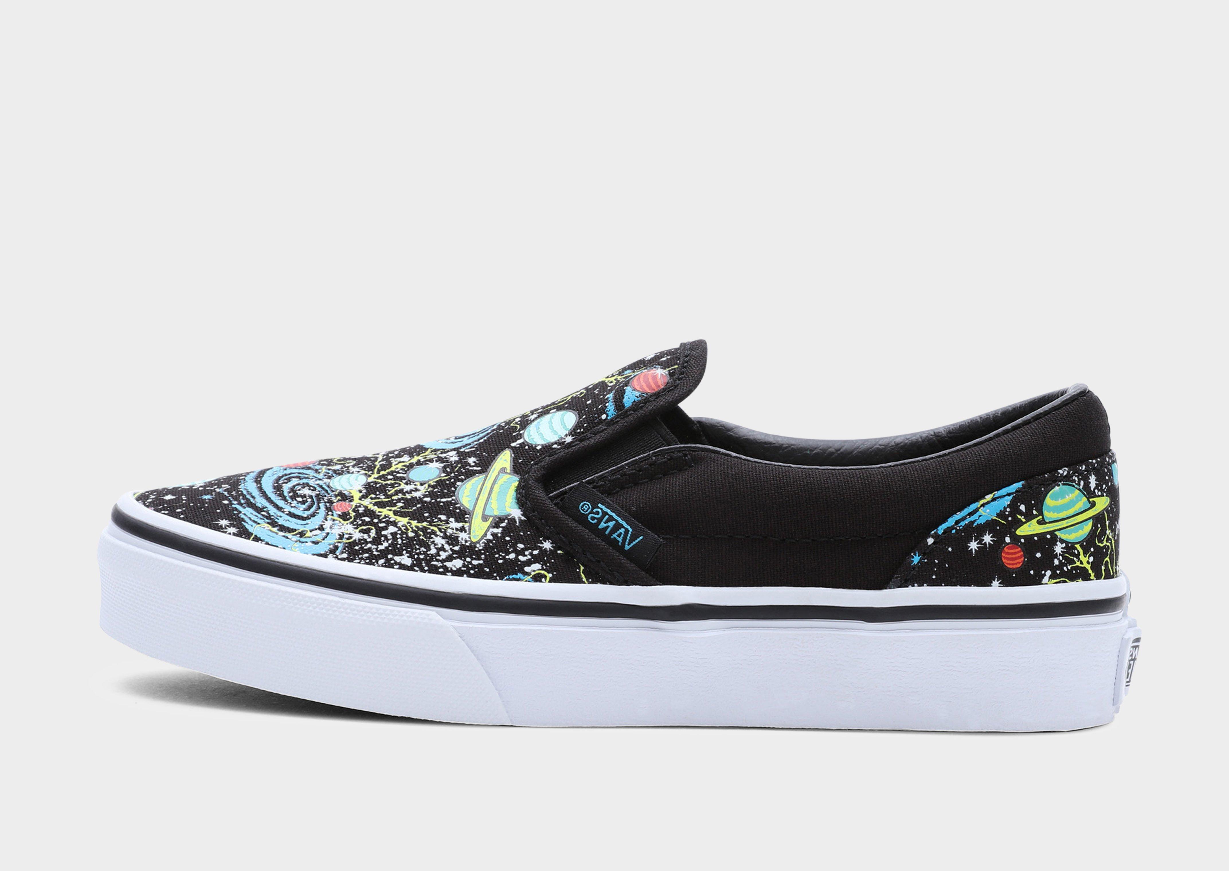 Black Vans UY Classic Slip-On | JD Sports UK