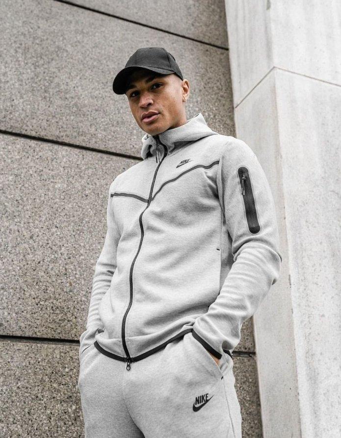 Nike Tech Fleece -oloasu miehelle