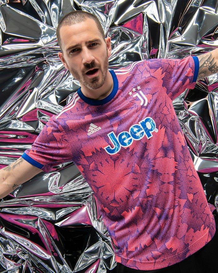 terceira camisola da Juventus 2022