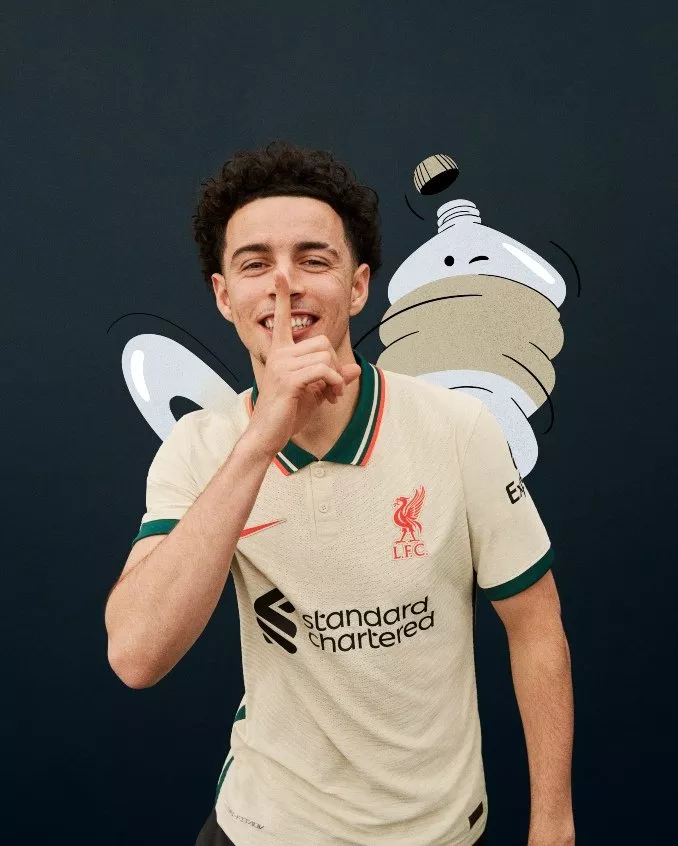 Tweede tenue 2021-22 van Liverpool