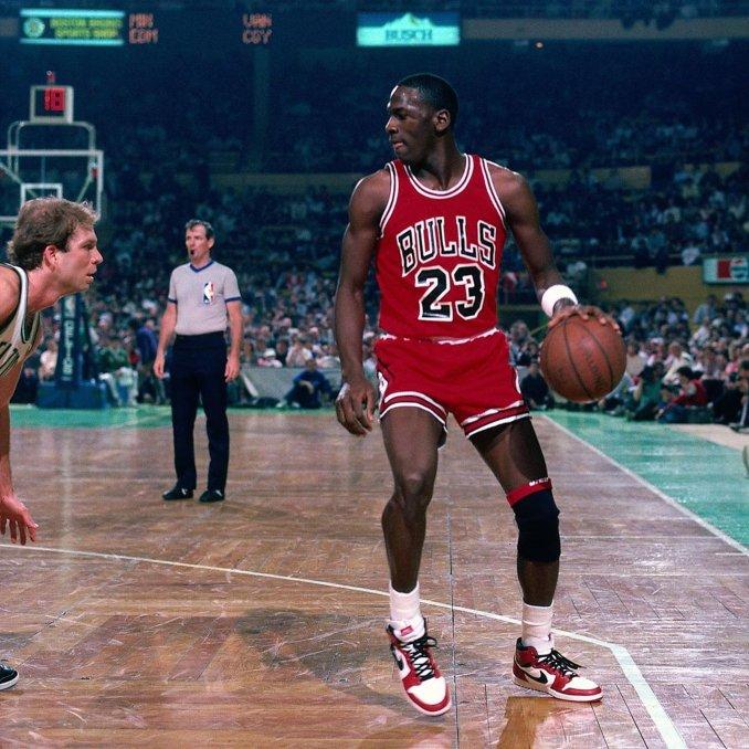 De la cancha a la calle: breve historia de las zapatillas de baloncesto NBA