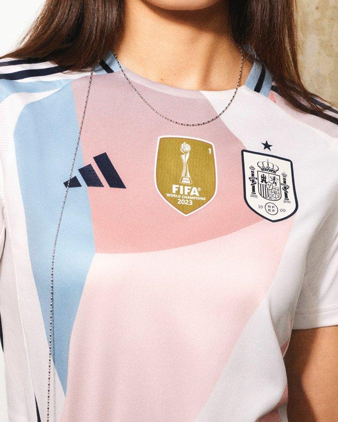 Segunda camiseta de la selección española femenina 2025 para Eurocopa