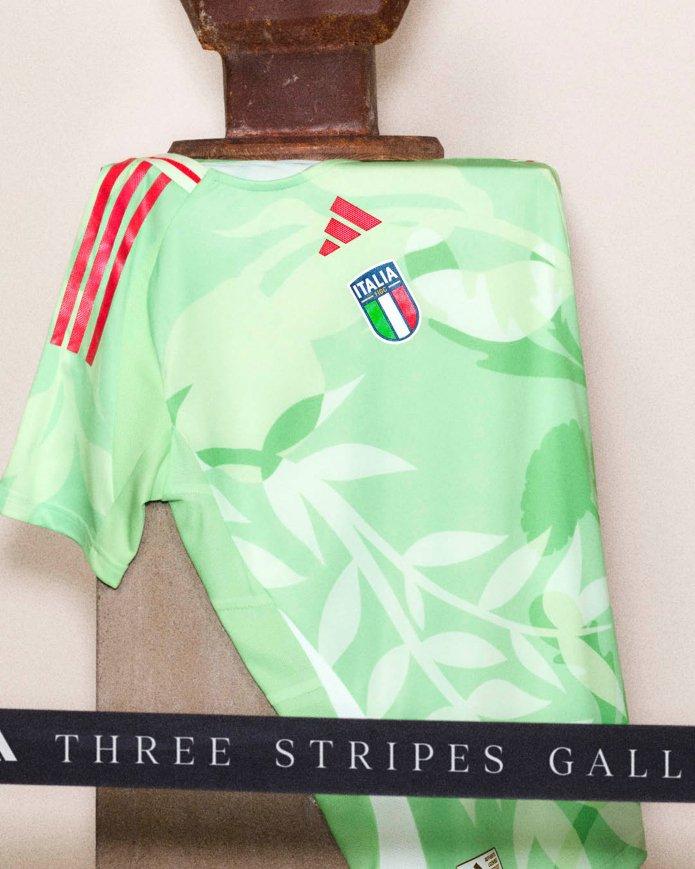 Segunda camiseta 2025 Italia femenina fútbol