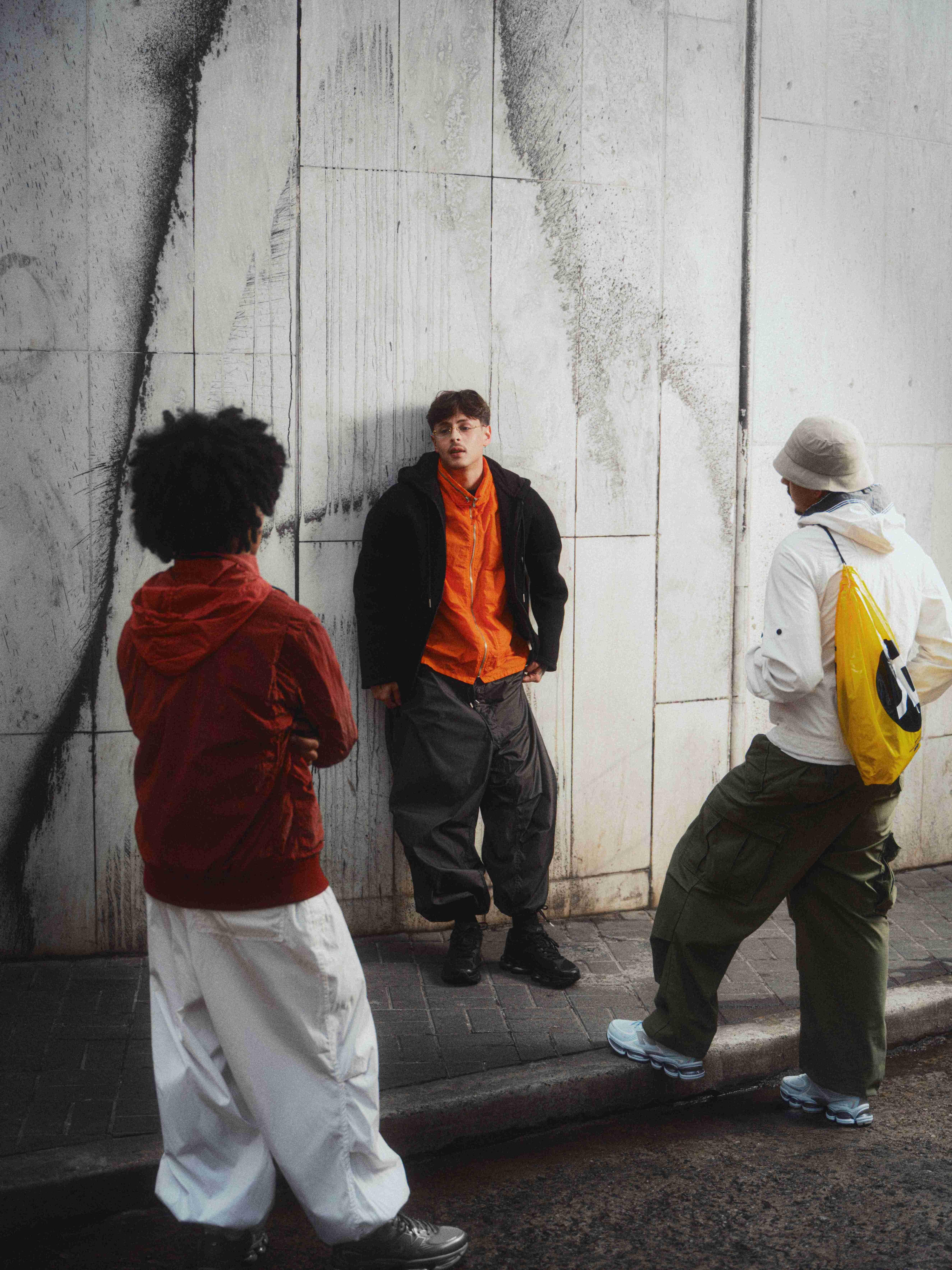 Tenue outdoor avec la New Balance ABZORB 2000