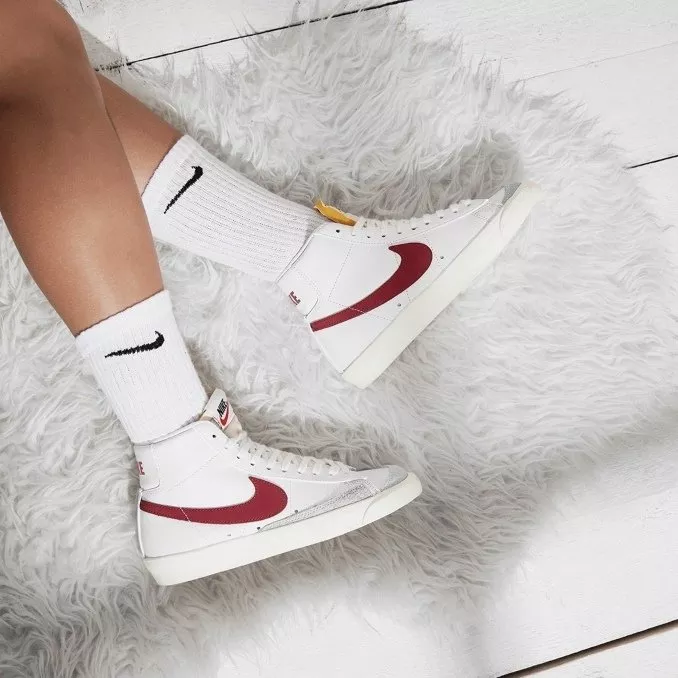 Nike Blazer altas con calcetines