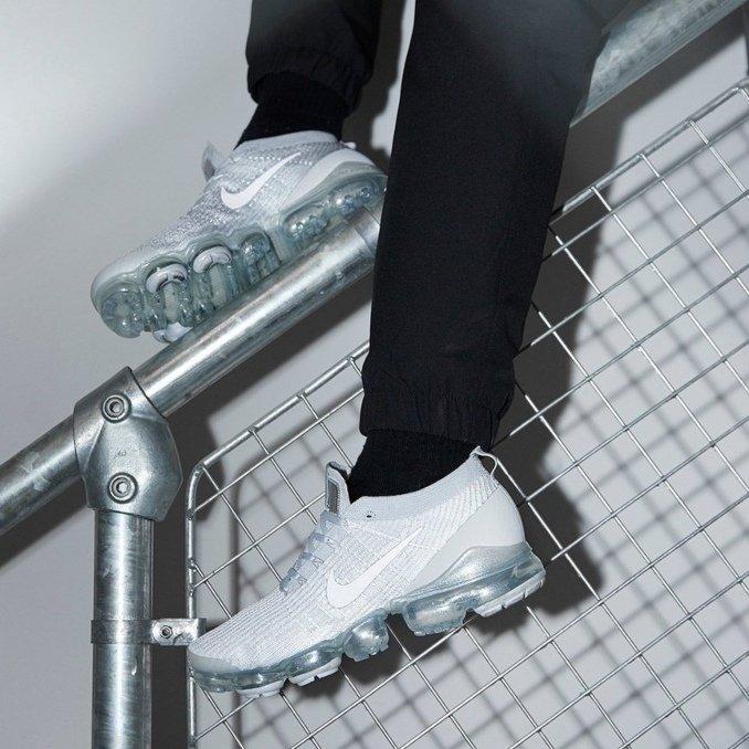 Nike Vapormax Flyknit 3 em branco