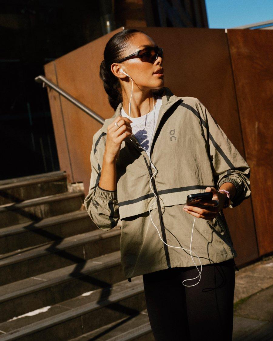 On Running Performance Volt Jacket