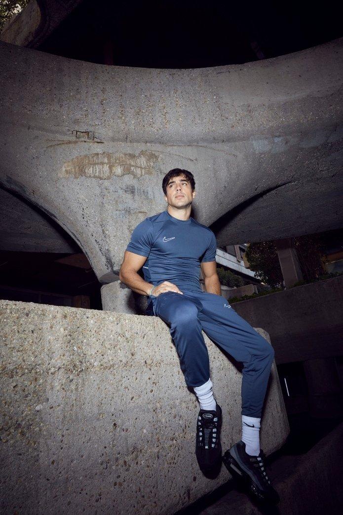 Óscar Casas vistiendo Nike