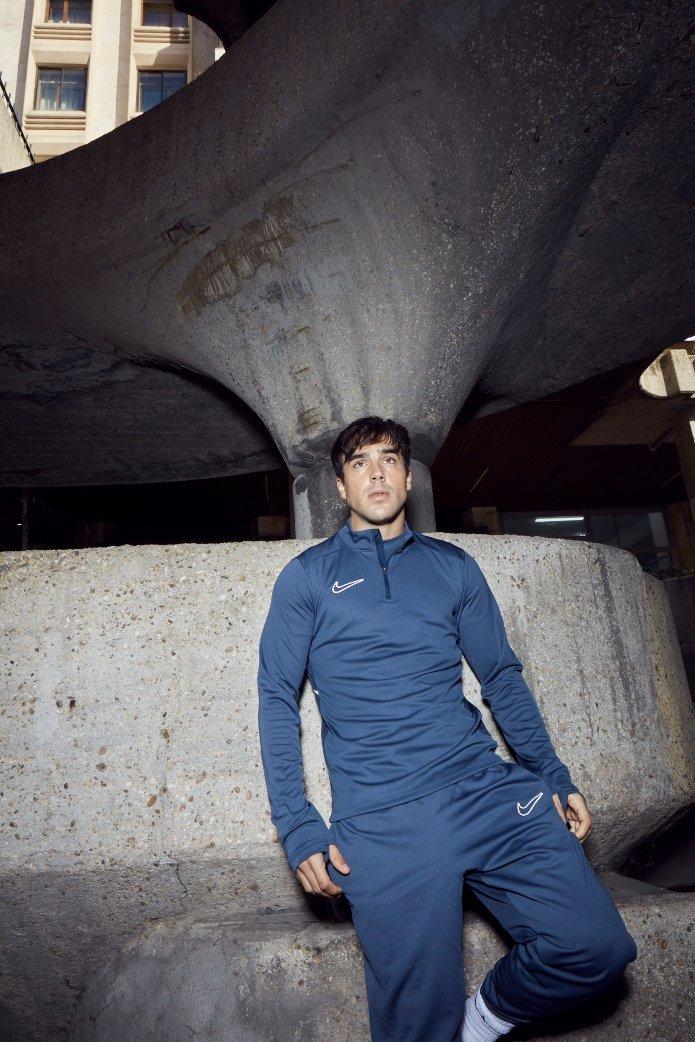 Óscar Casas vistiendo Nike