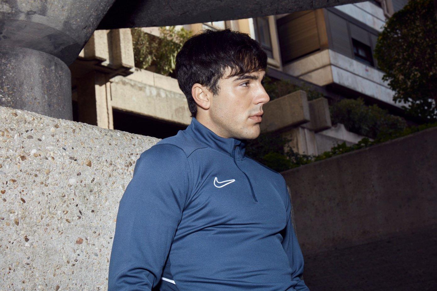Óscar Casas vistiendo Nike