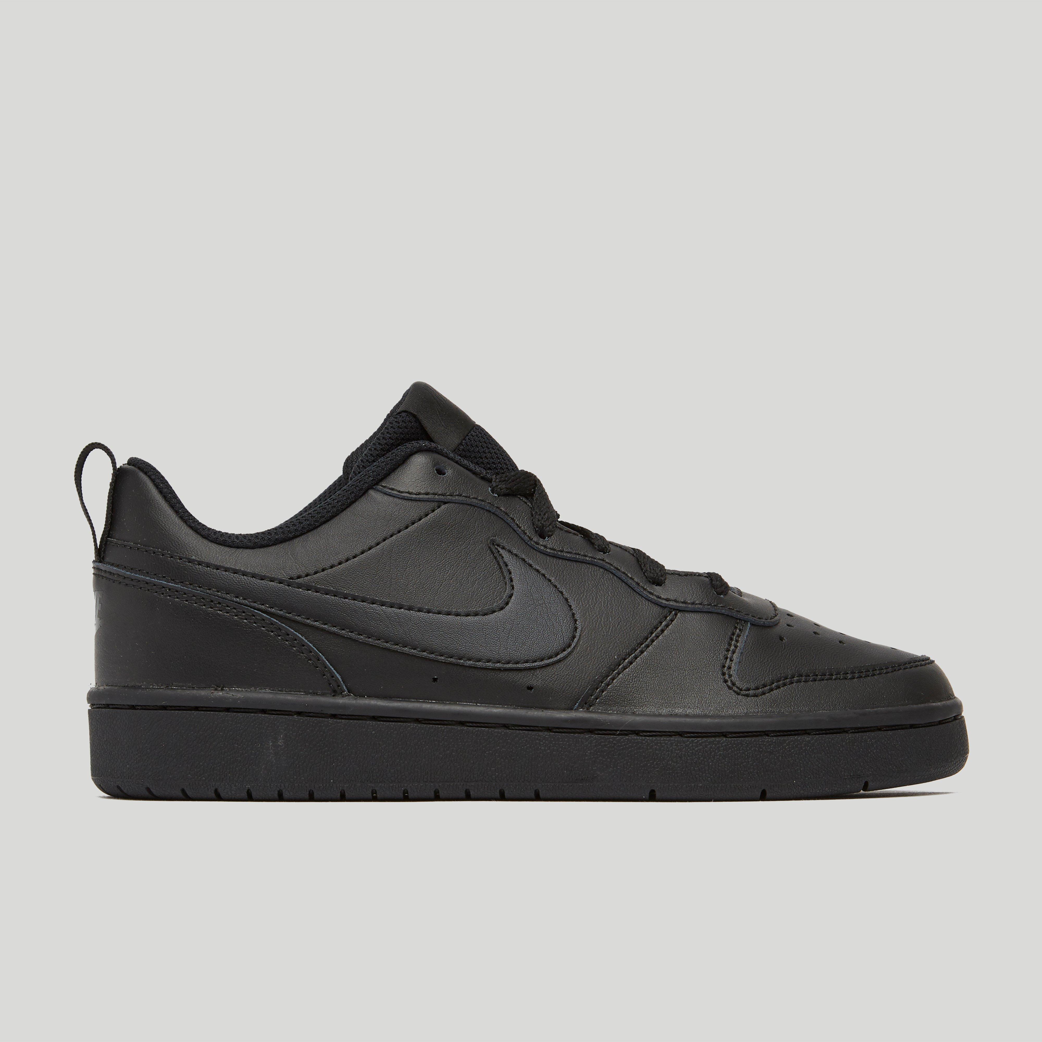 nike court borough zwart