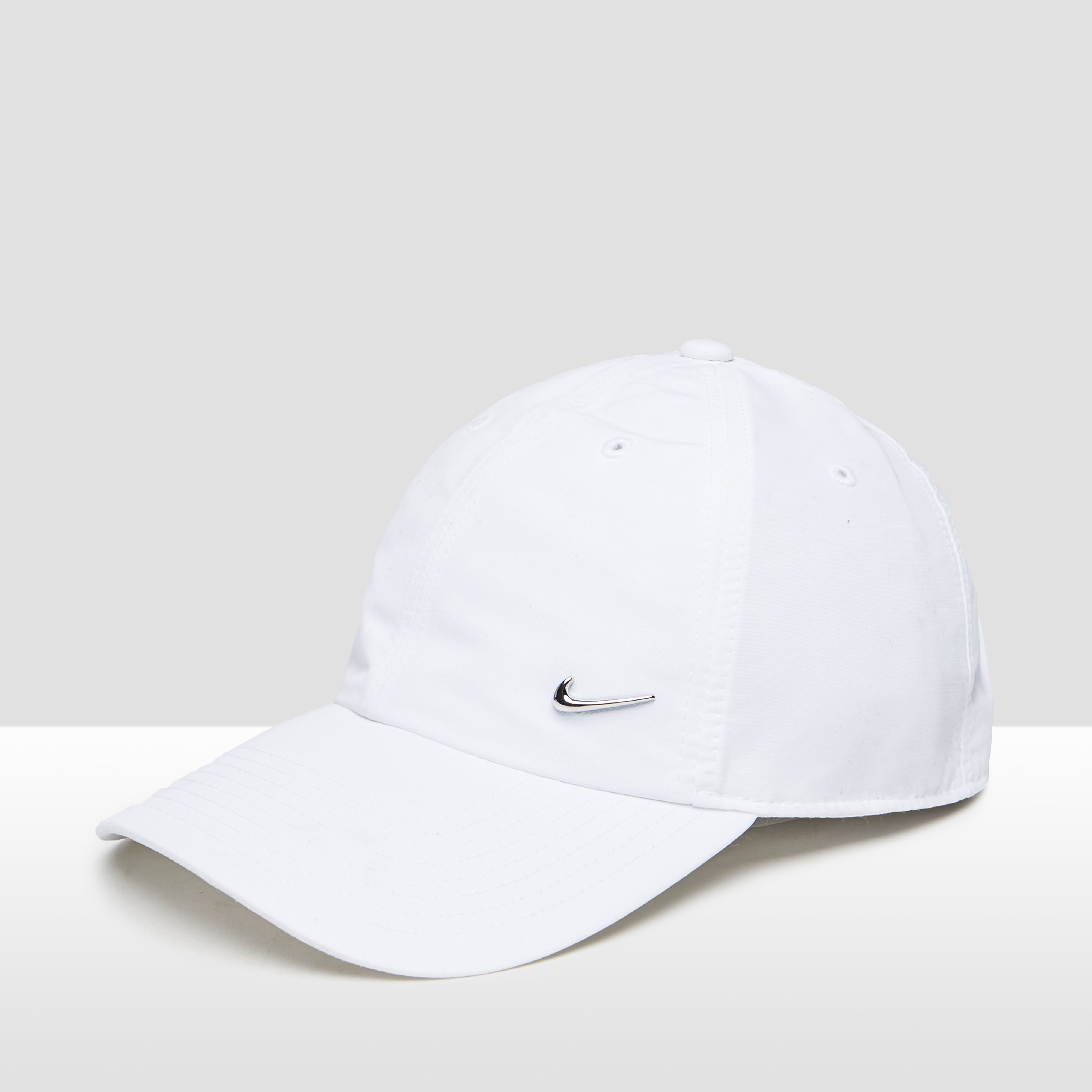 NIKE SWOOSH LOGO PET WIT