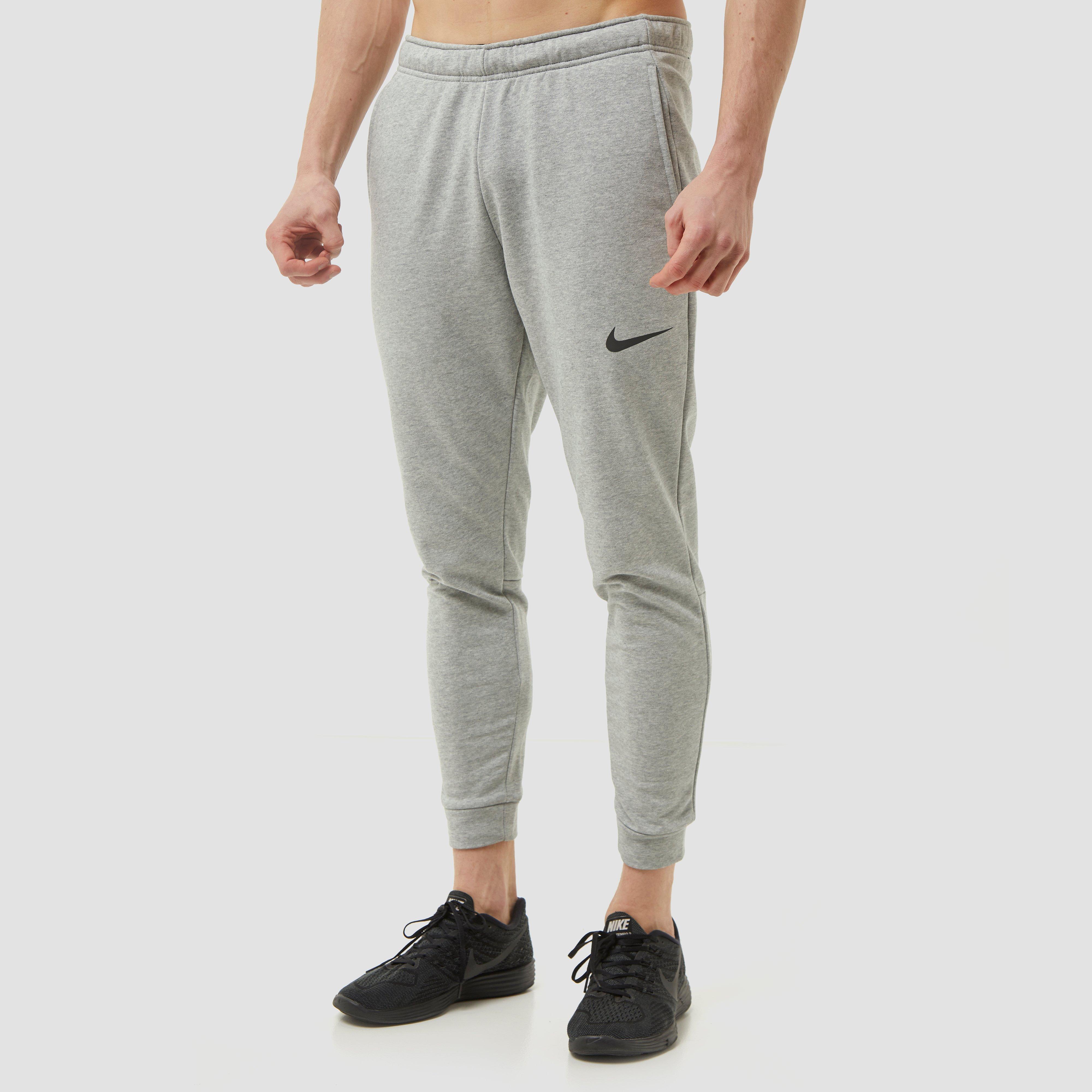 grijze trainingsbroek nike