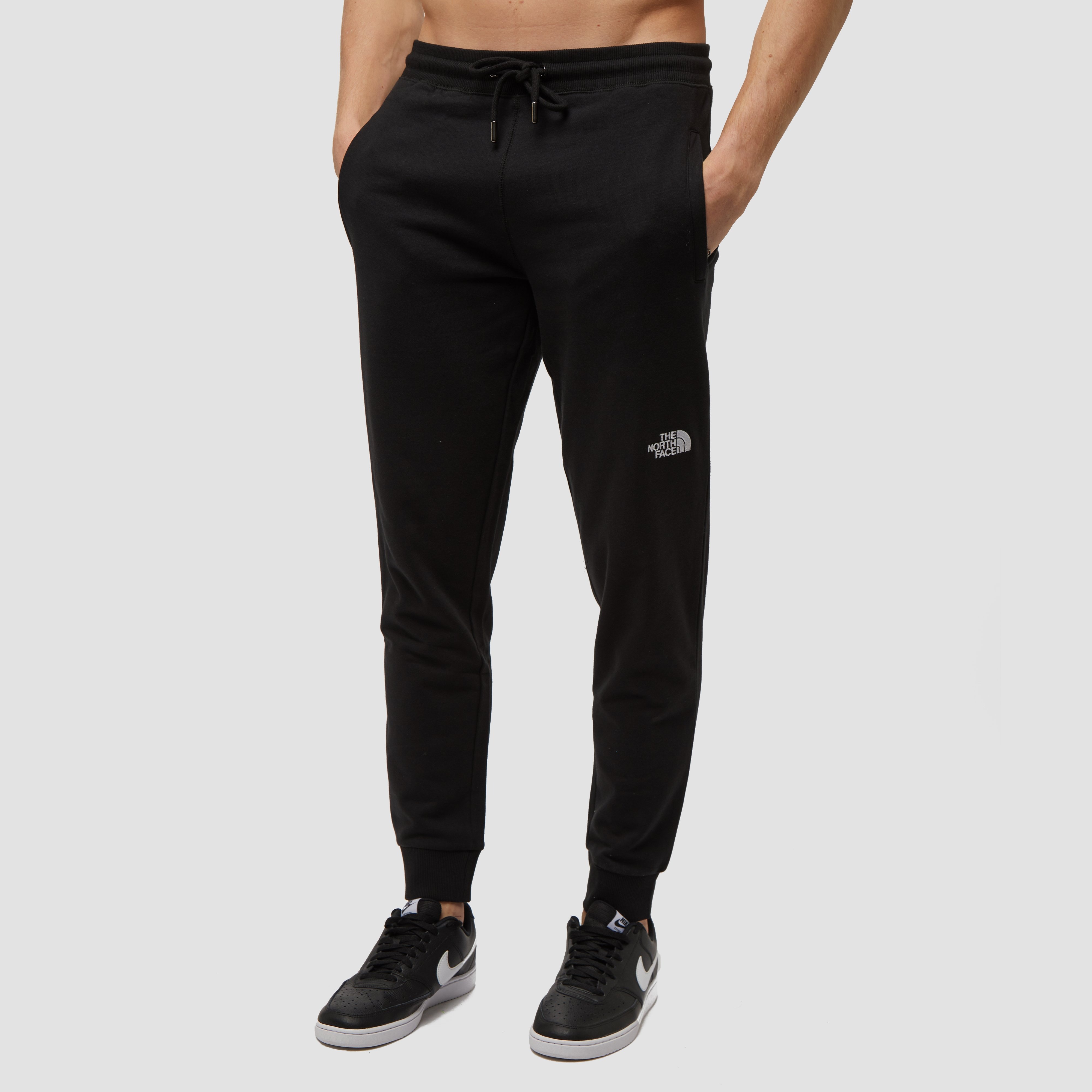 Opwekking Grap Sjah THE NORTH FACE NSE JOGGINGBROEK ZWART HEREN