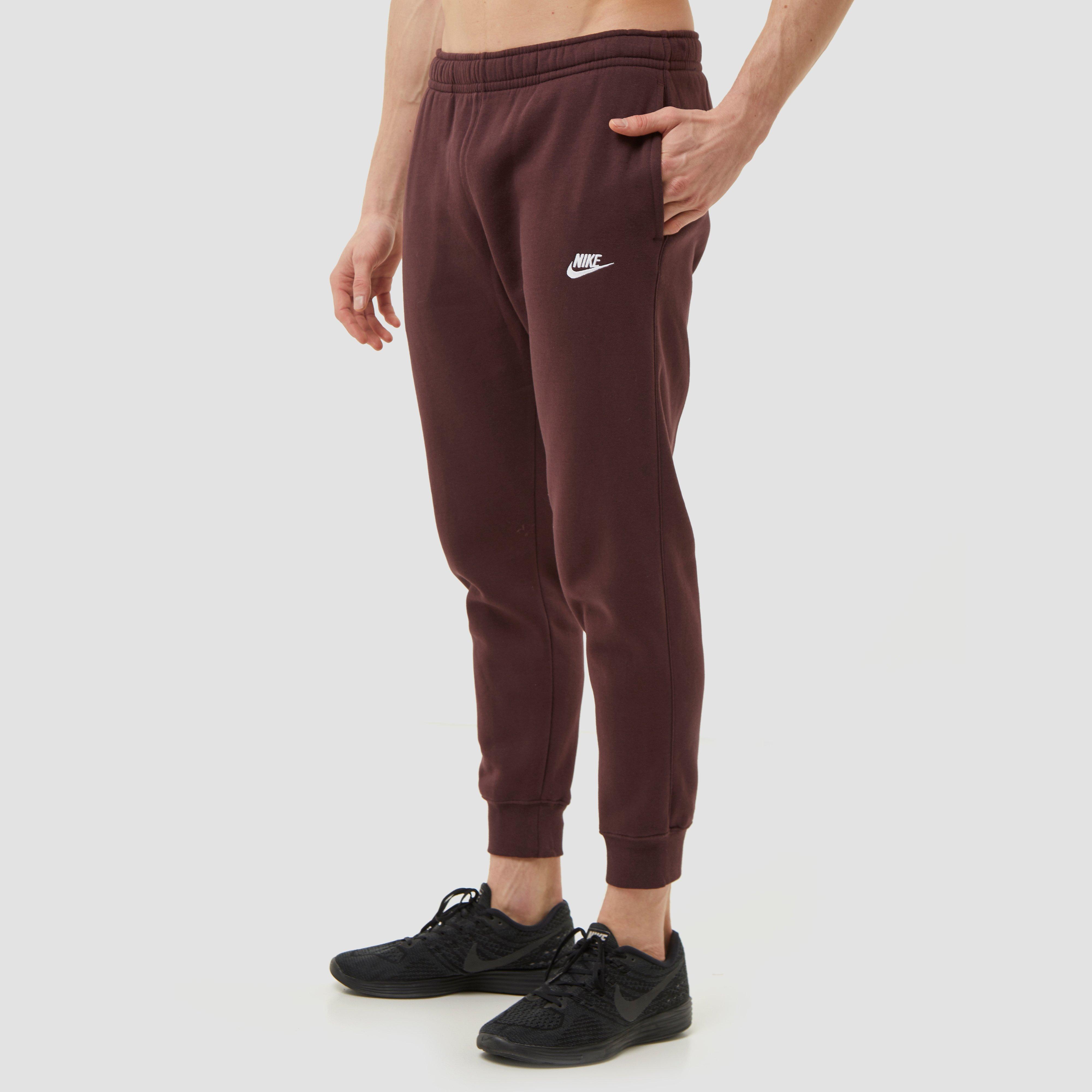 NIKE SPORTSWEAR CLUB JOGGINGBROEK ROOD HEREN